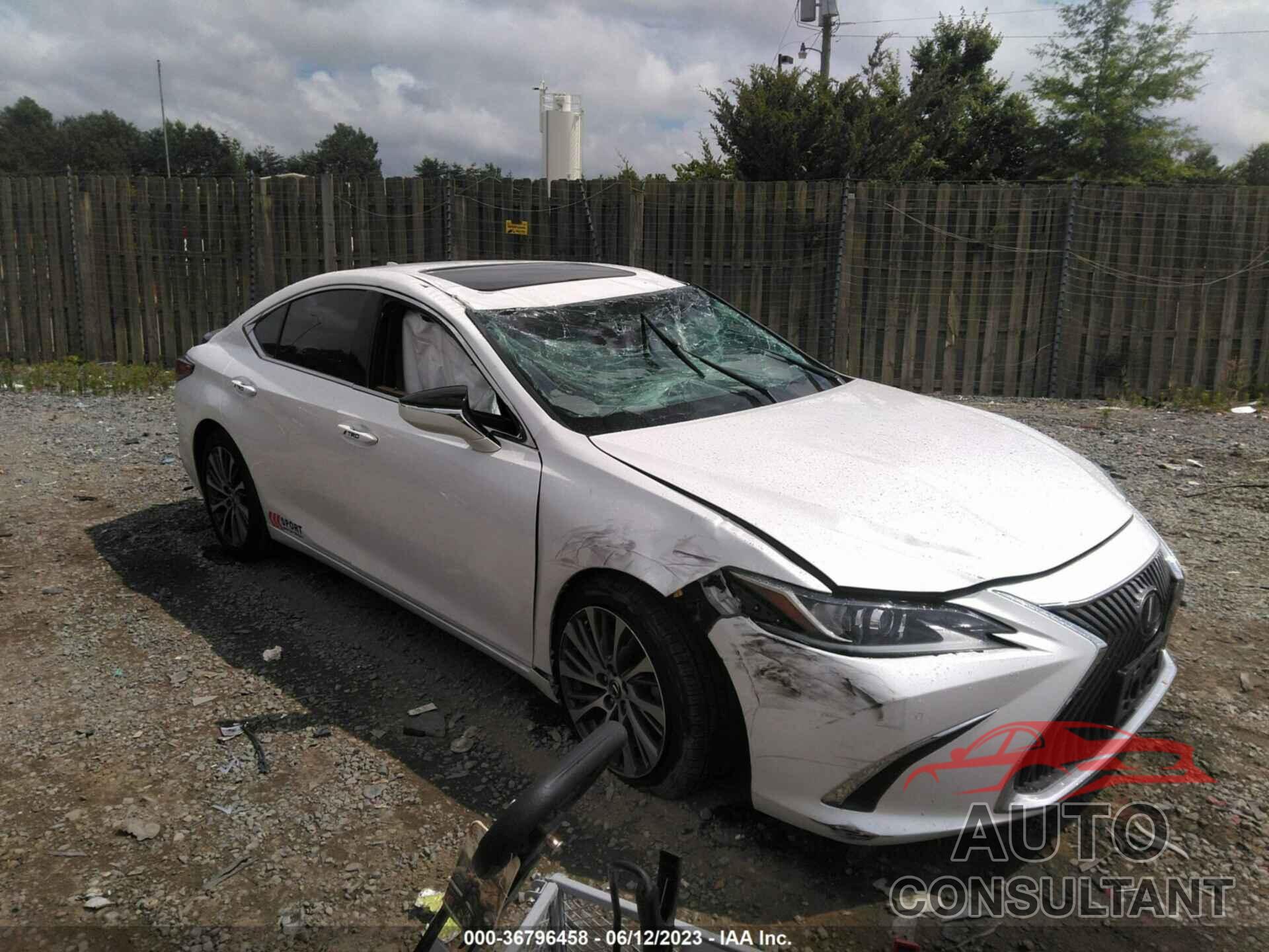 LEXUS ES 2019 - 58ABZ1B1XKU013154