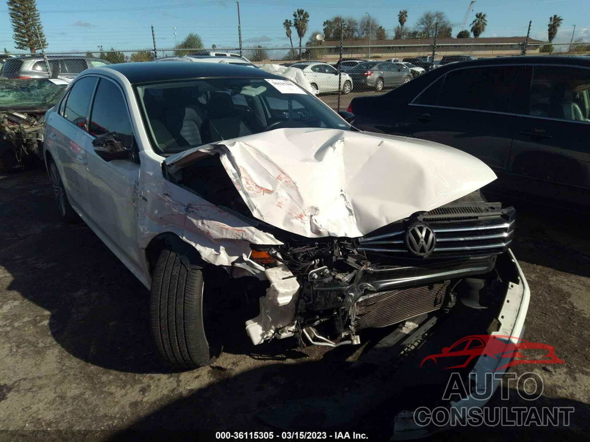 VOLKSWAGEN PASSAT 2015 - 1VWBT7A38FC108713