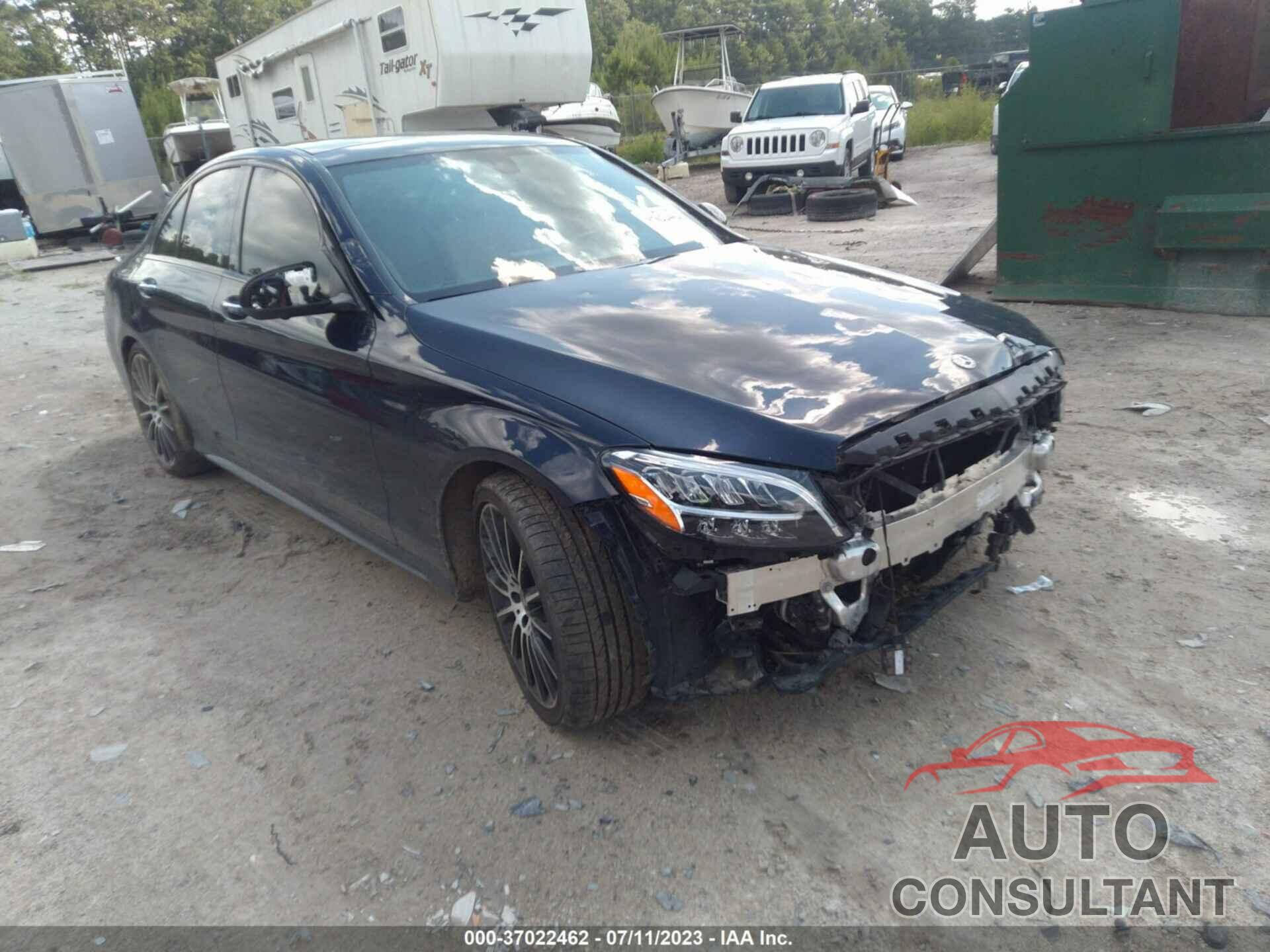 MERCEDES-BENZ C 300 2020 - 55SWF8DB6LU328210