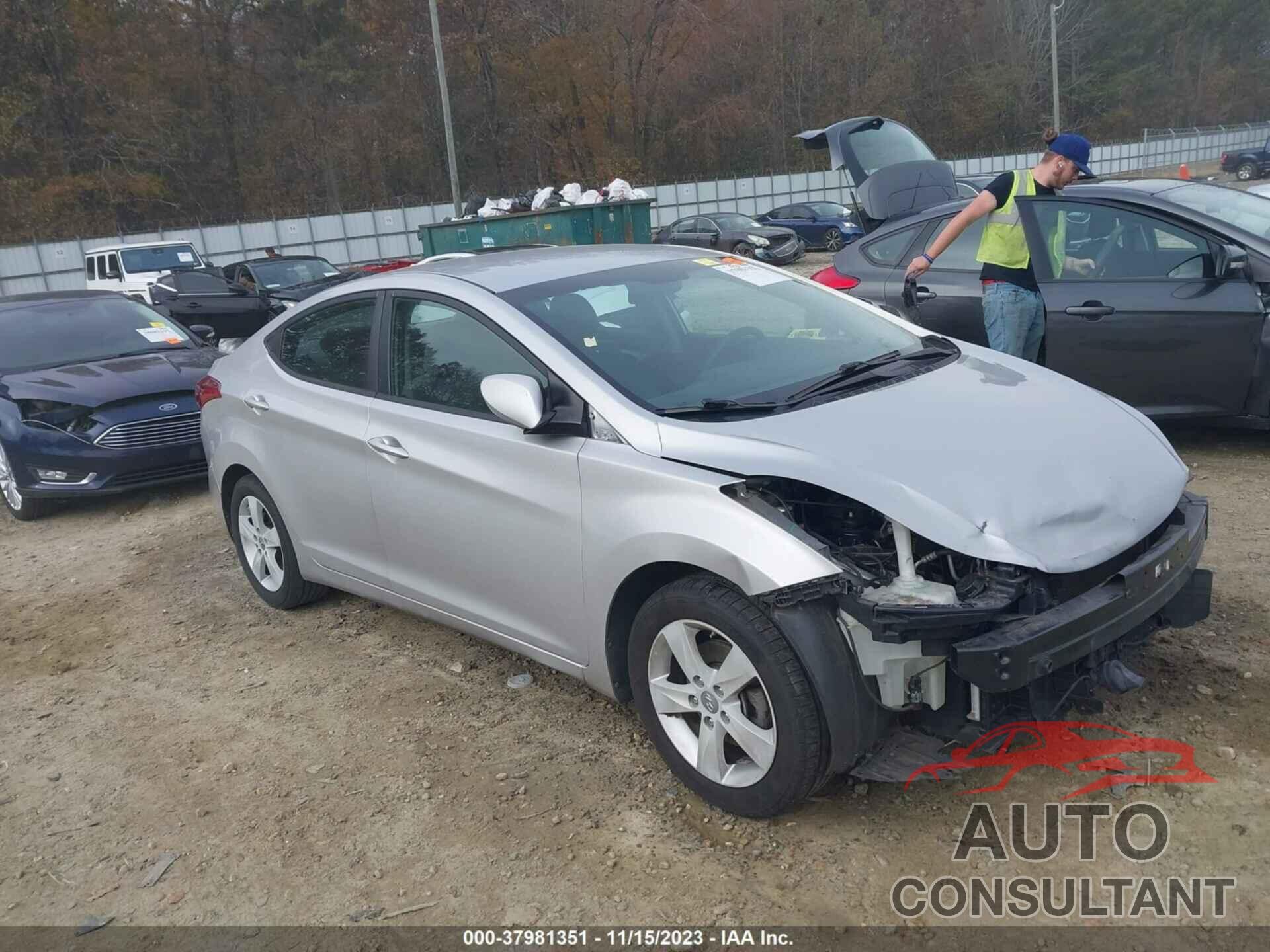 HYUNDAI ELANTRA 2013 - KMHDH4AE8DU826908