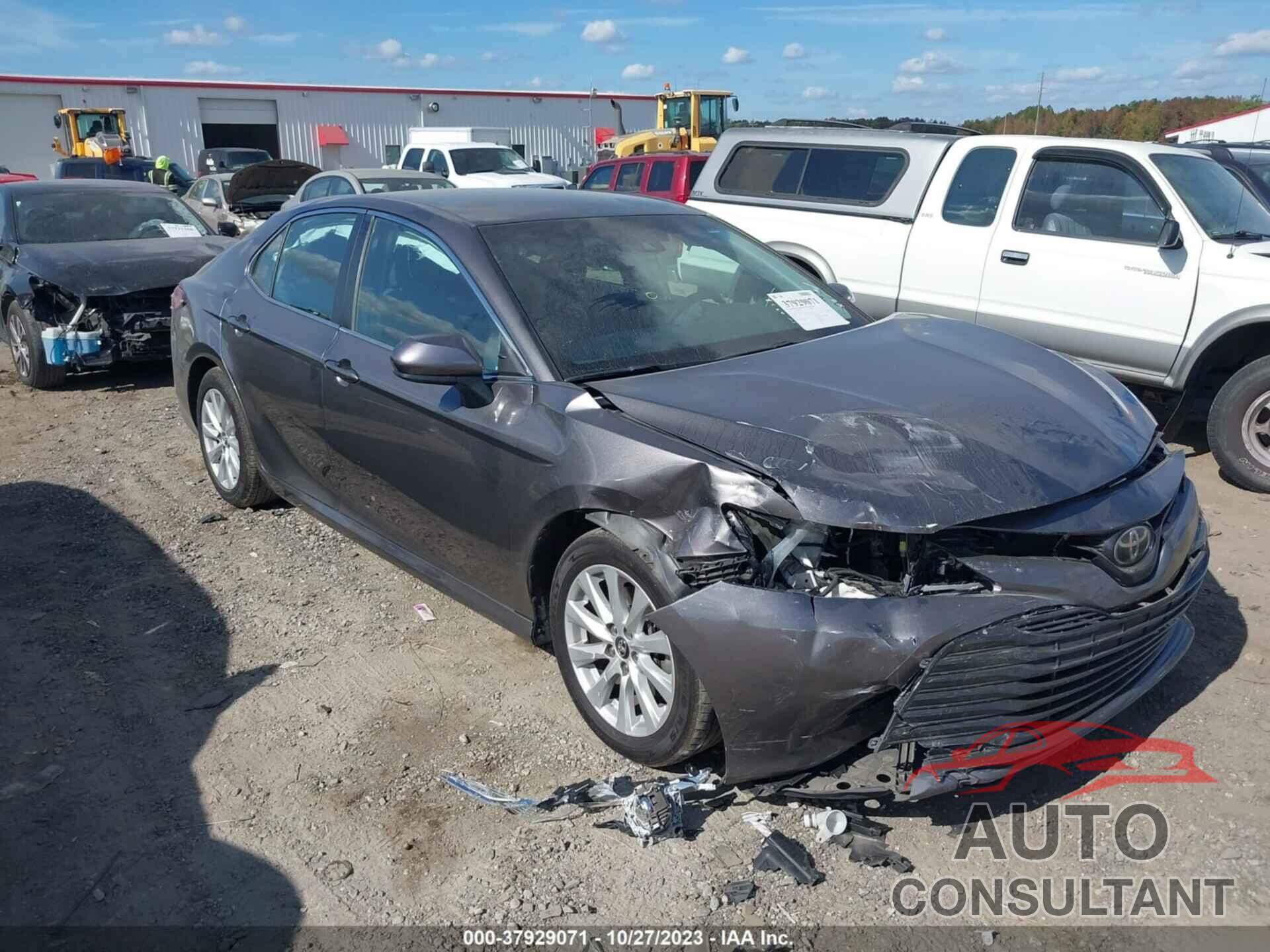 TOYOTA CAMRY 2018 - 4T1B11HK9JU562325