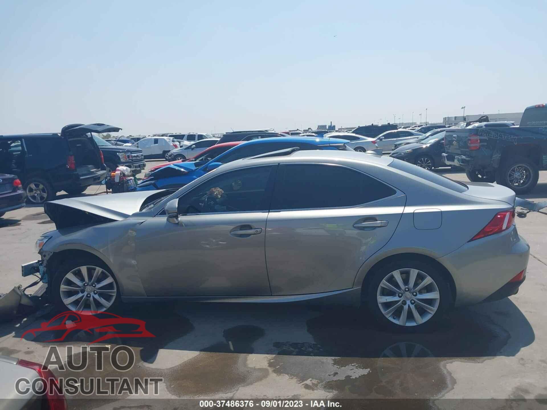 LEXUS IS 200T 2016 - JTHBA1D25G5024152