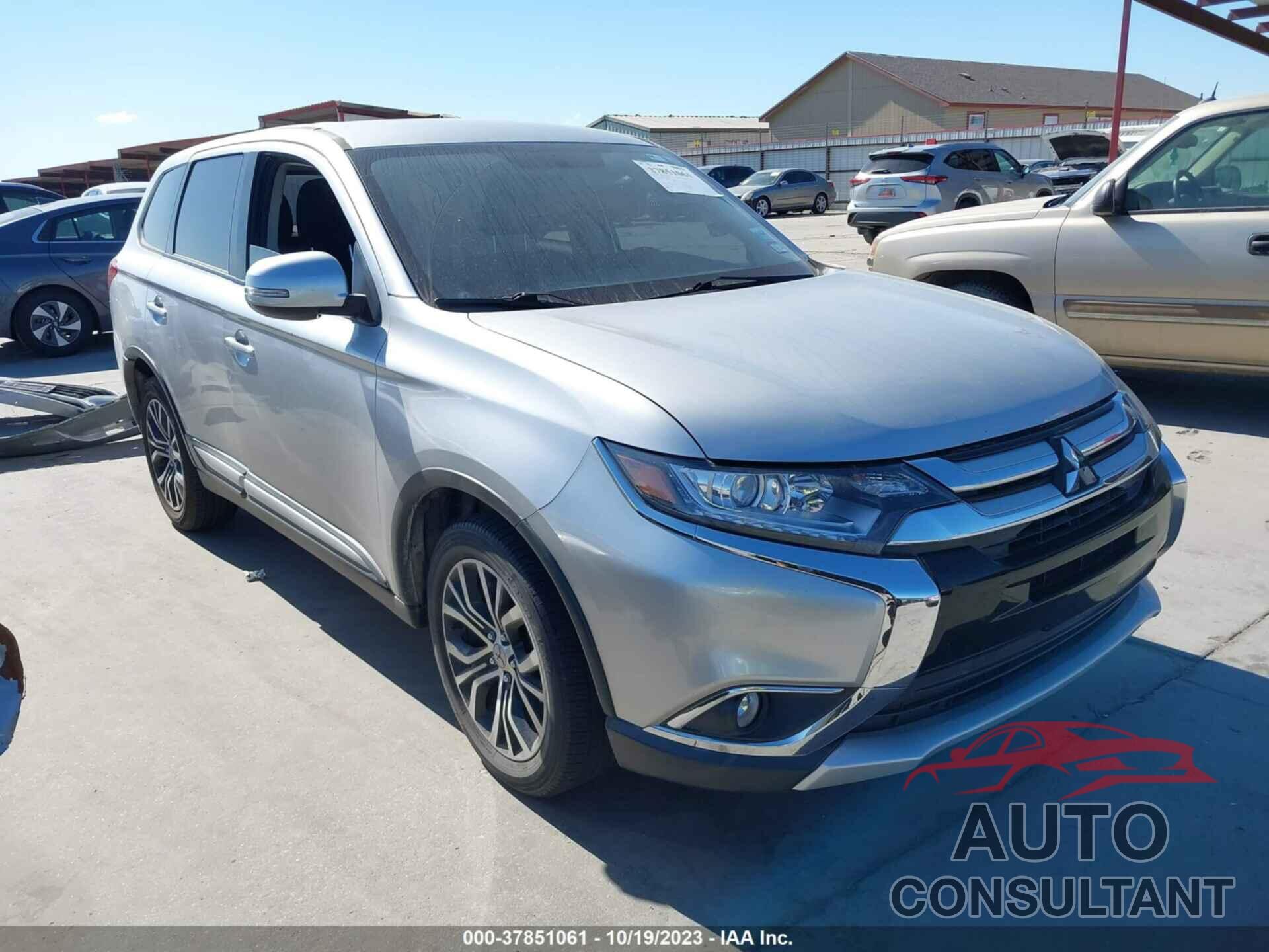 MITSUBISHI OUTLANDER 2018 - JA4AD3A31JZ015262