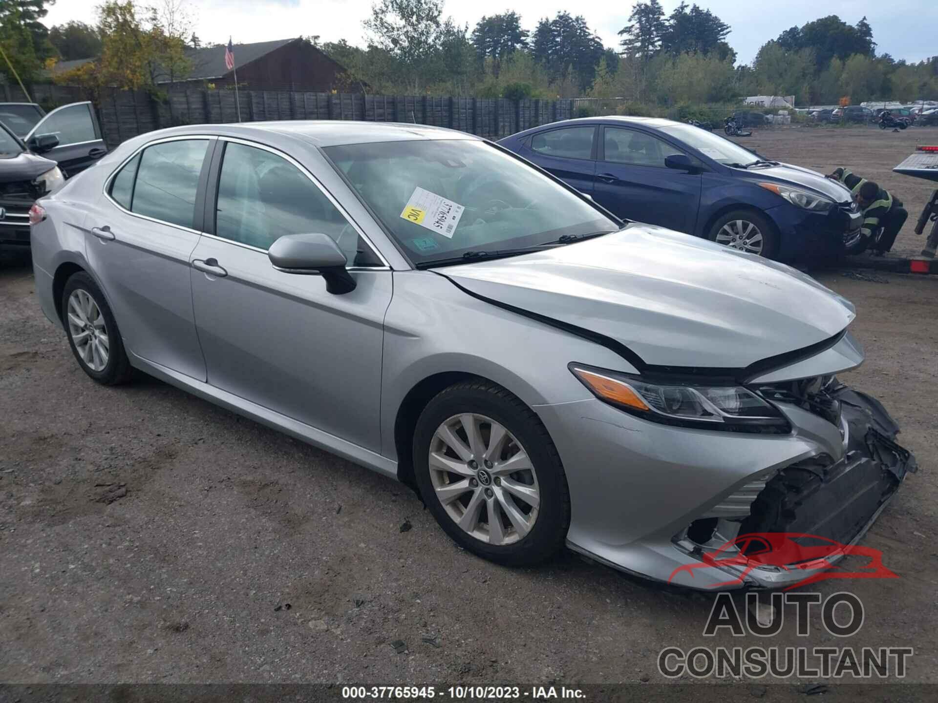 TOYOTA CAMRY 2018 - 4T1B11HK3JU612569