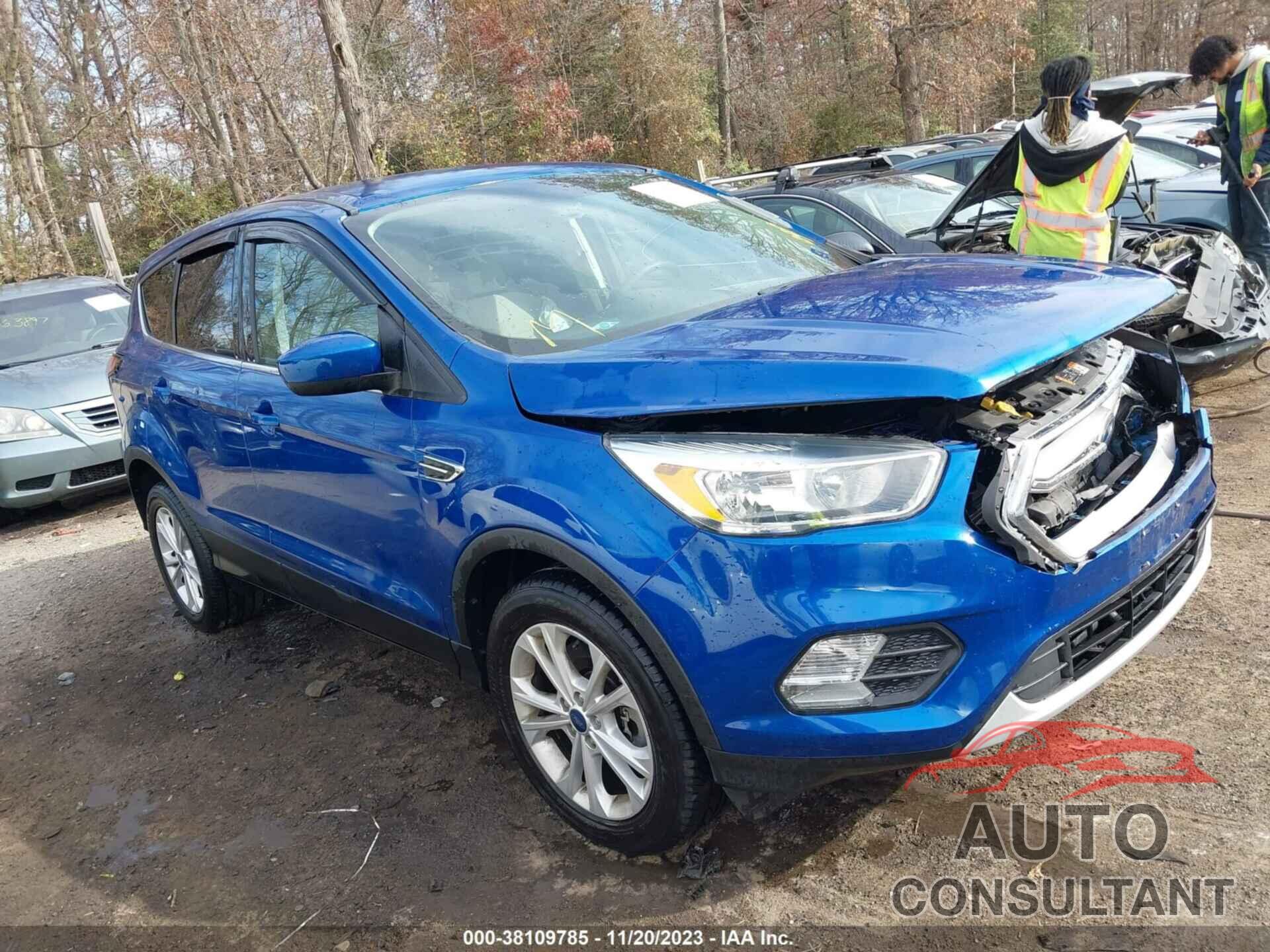FORD ESCAPE 2017 - 1FMCU9GD2HUD15137