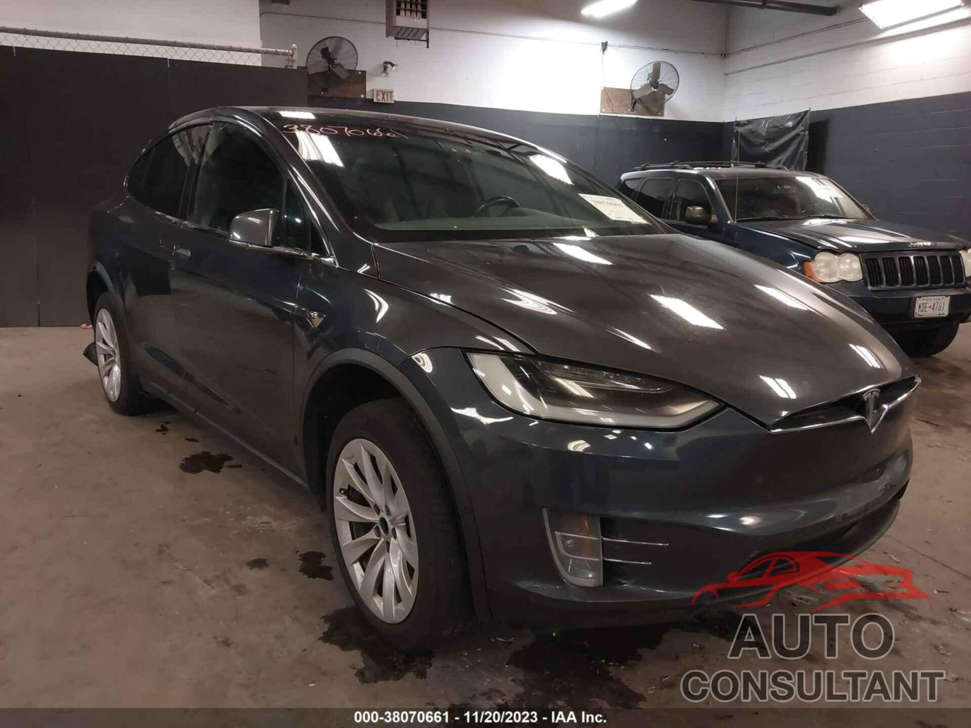 TESLA MODEL X 2018 - 5YJXCAE22JF134940