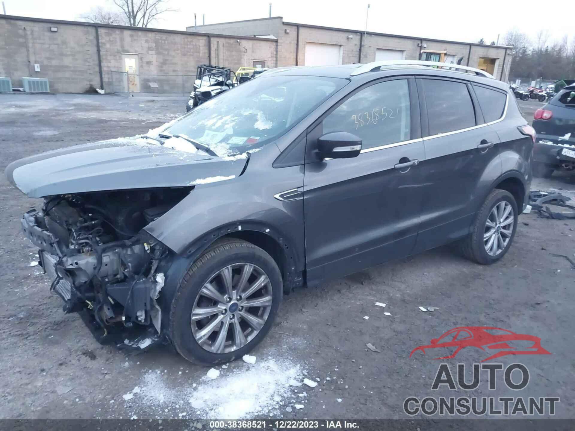 FORD ESCAPE 2017 - 1FMCU9J96HUB71368