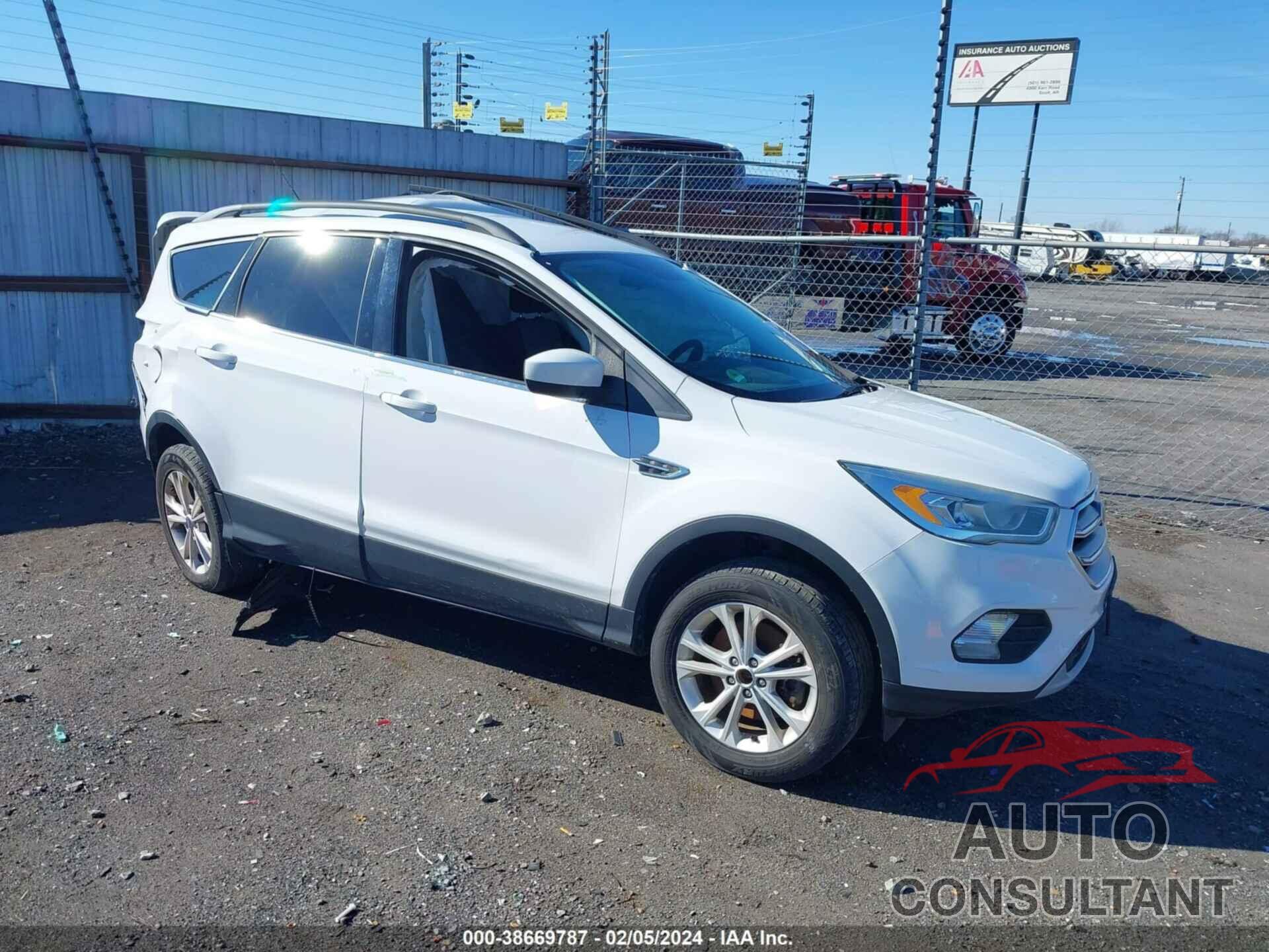 FORD ESCAPE 2017 - 1FMCU0G90HUE56358