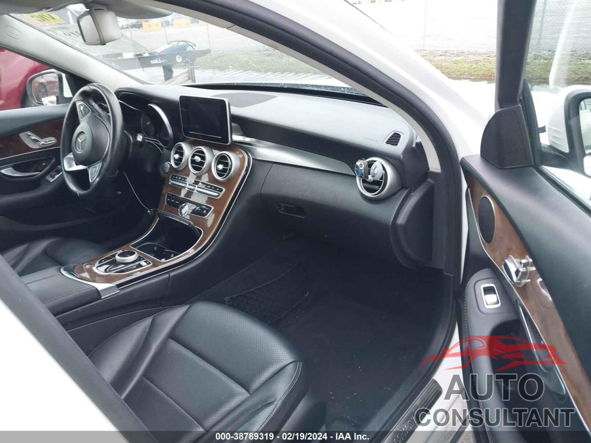 MERCEDES-BENZ C 300 2017 - 55SWF4JB5HU195427