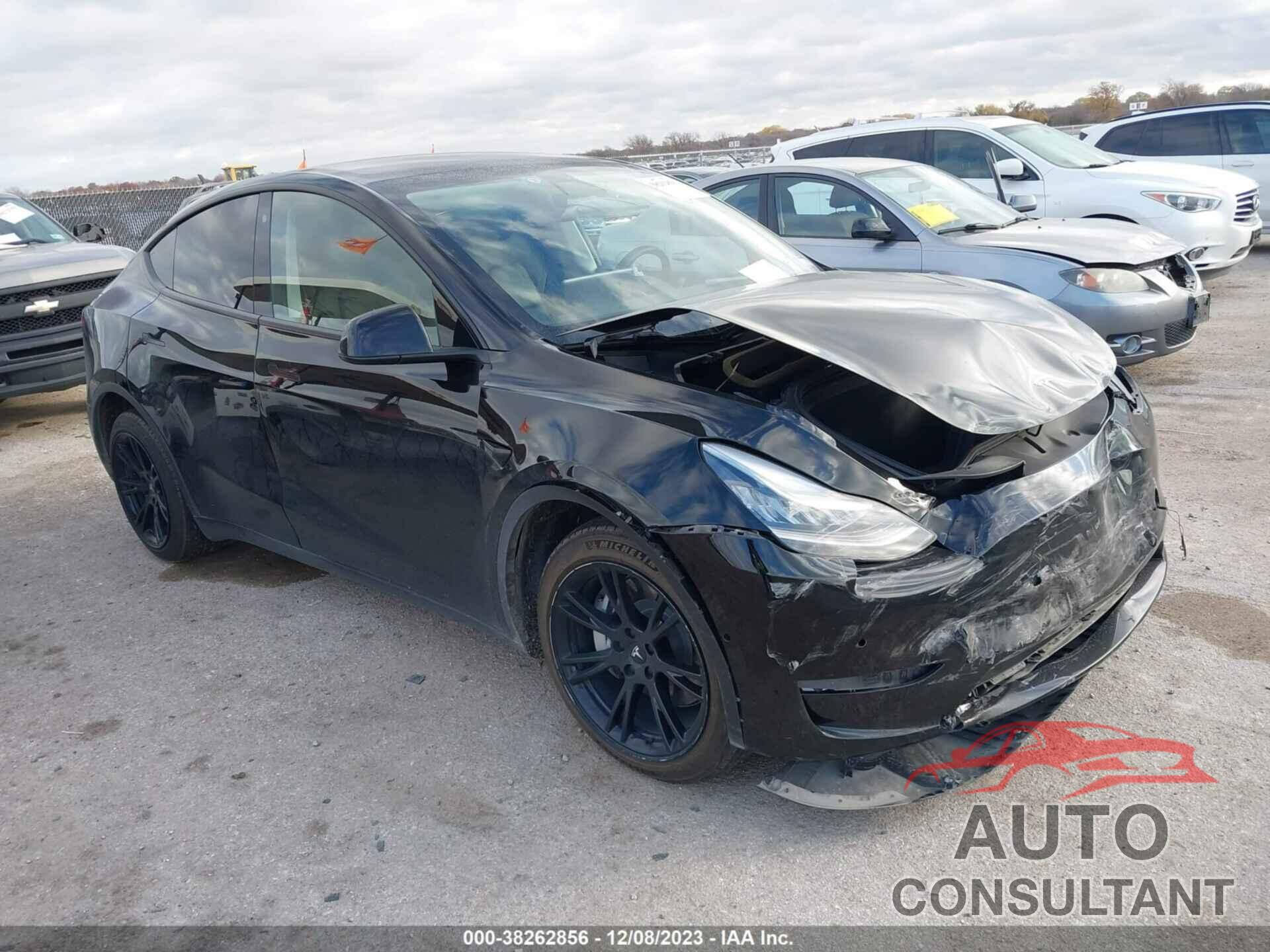 TESLA MODEL Y 2021 - 5YJYGDEE8MF060271