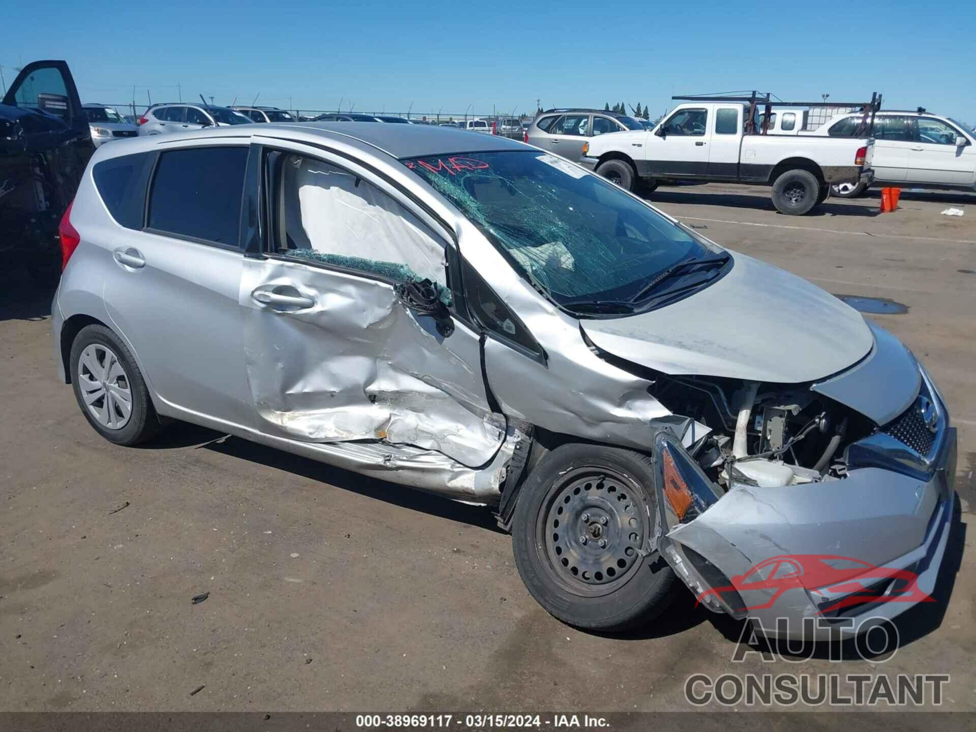 NISSAN VERSA NOTE 2017 - 3N1CE2CP0HL360552