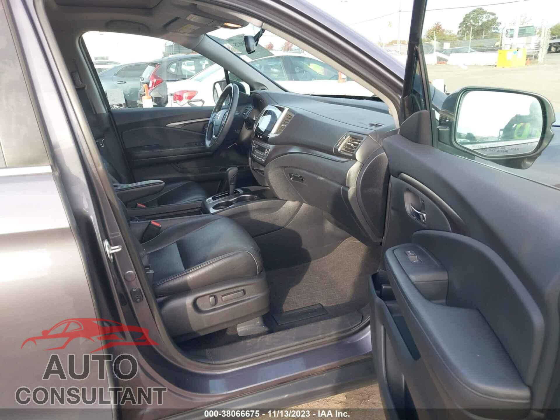 HONDA PILOT 2017 - 5FNYF6H50HB047076