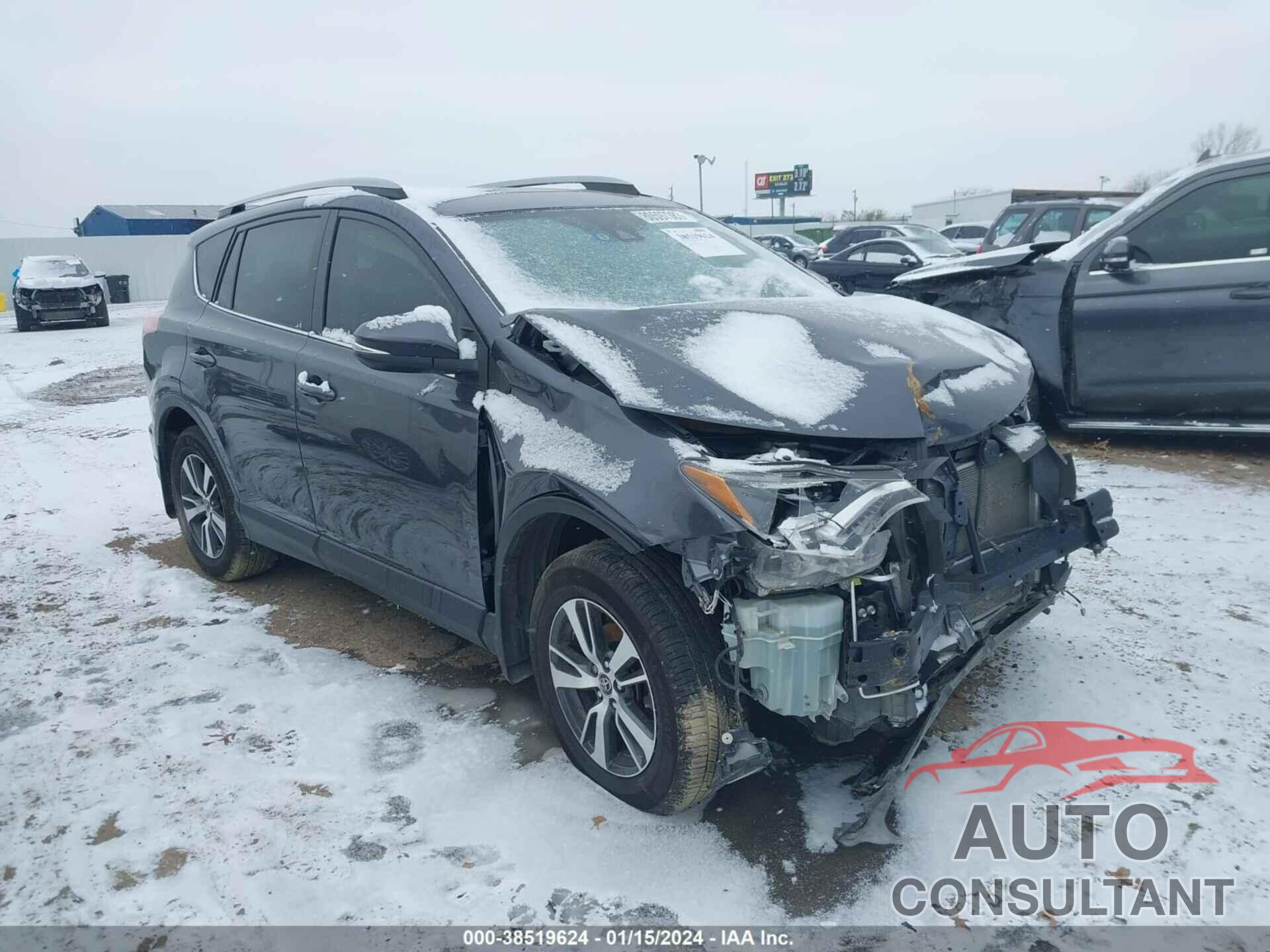 TOYOTA RAV4 2018 - JTMWFREV5JD115284