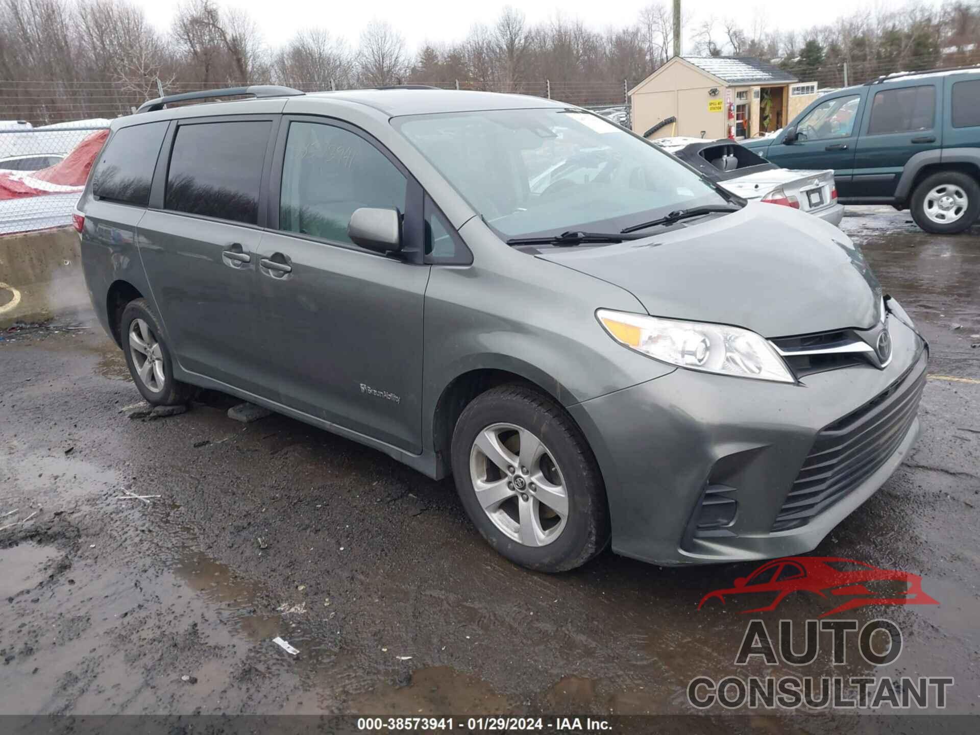 TOYOTA SIENNA 2018 - 5TDKZ3DC8JS909008