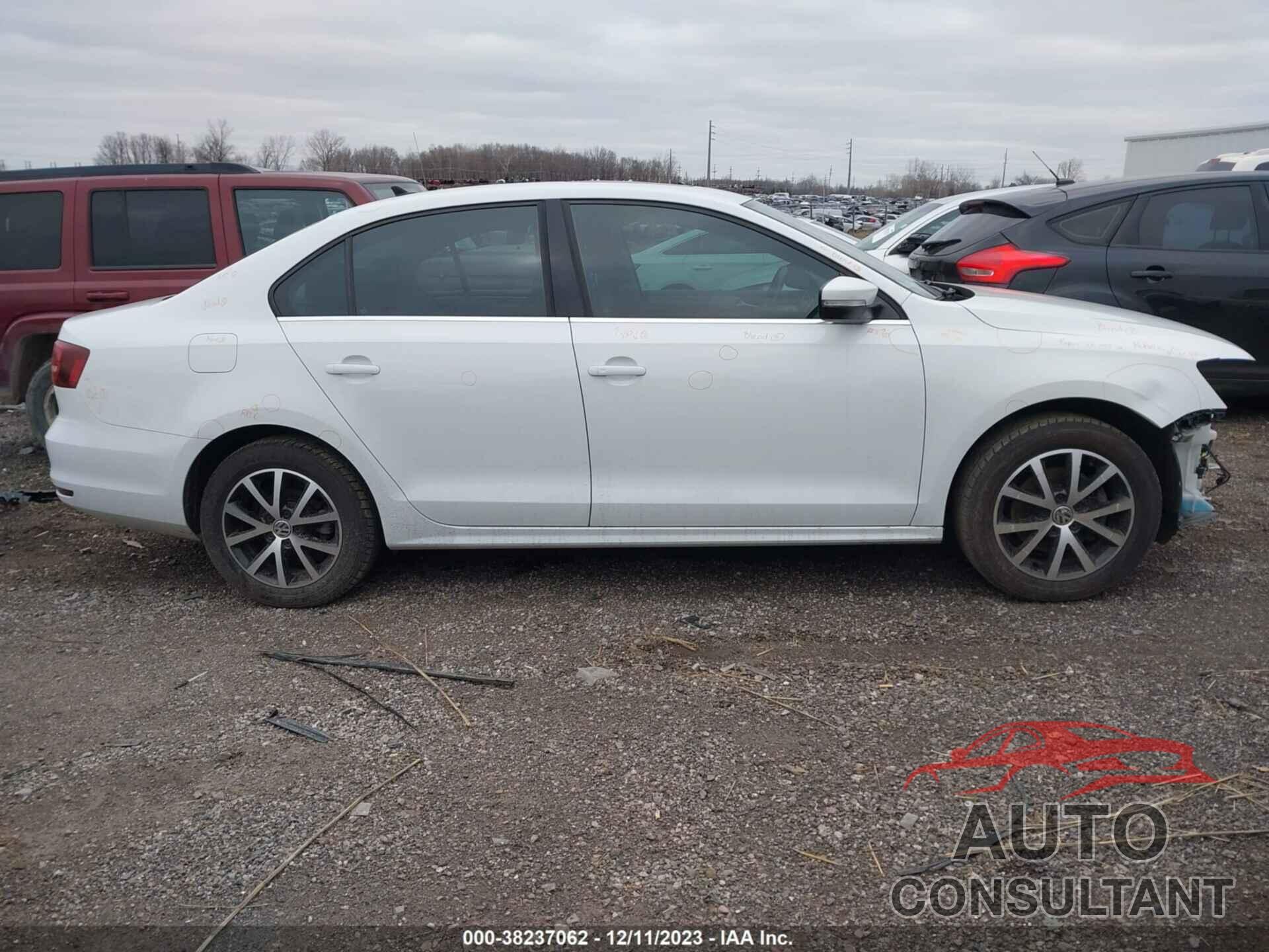 VOLKSWAGEN JETTA 2017 - 3VWB67AJXHM318429