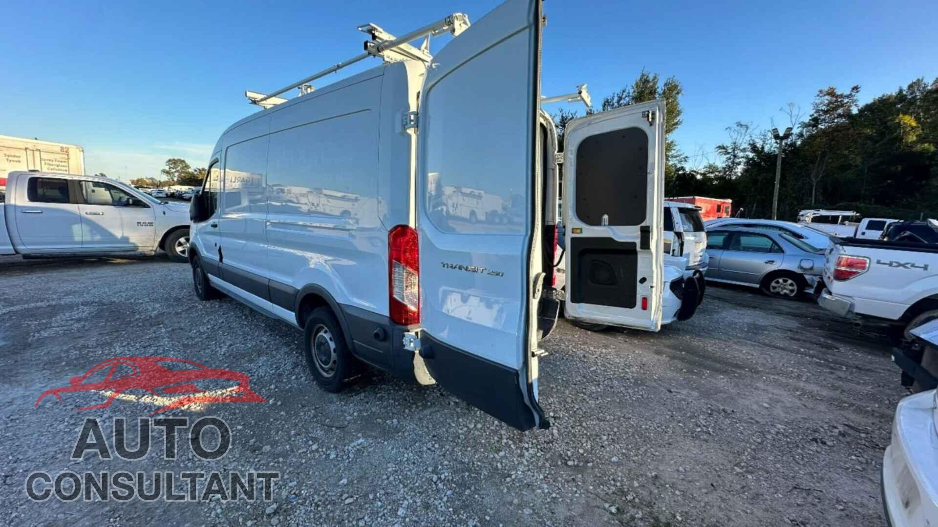 FORD TRANSIT 2018 - 1FTYR2CMXJKA09264