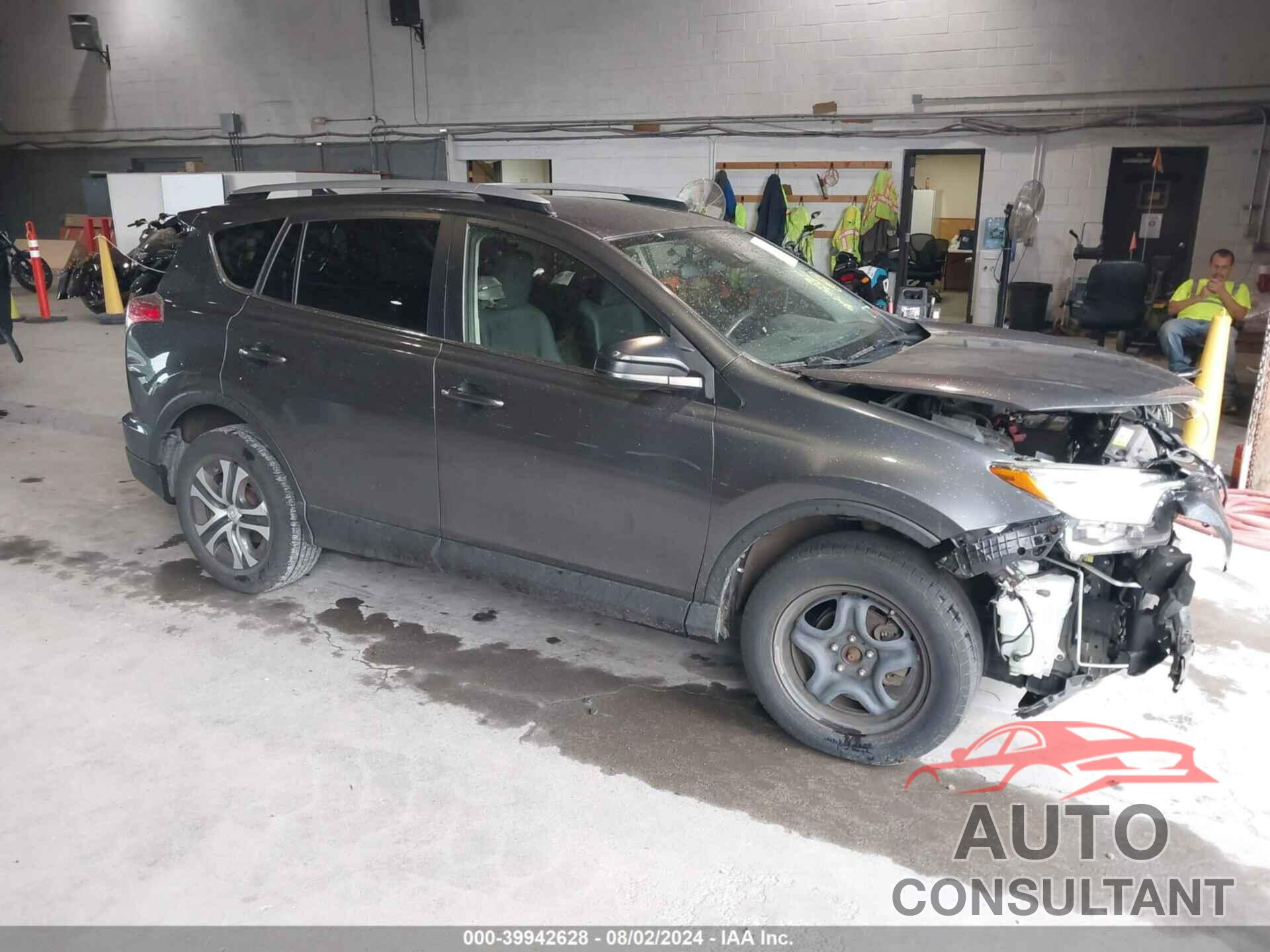 TOYOTA RAV4 2018 - JTMBFREV6JD224772