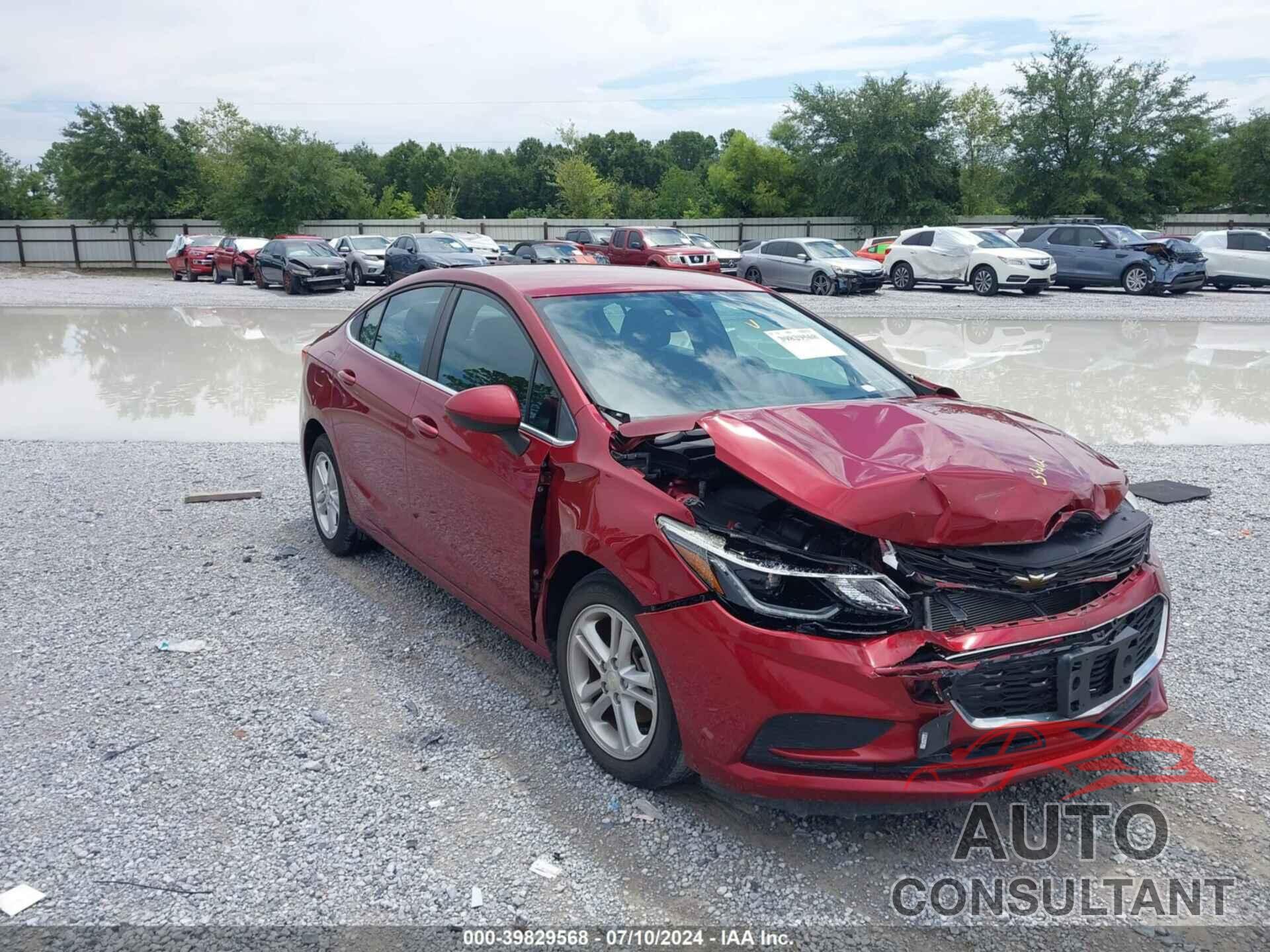 CHEVROLET CRUZE 2018 - 1G1BE5SM7J7111735