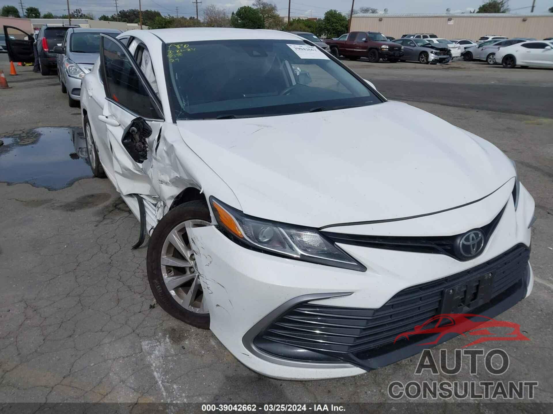 TOYOTA CAMRY 2021 - 4T1C11AK3MU562131