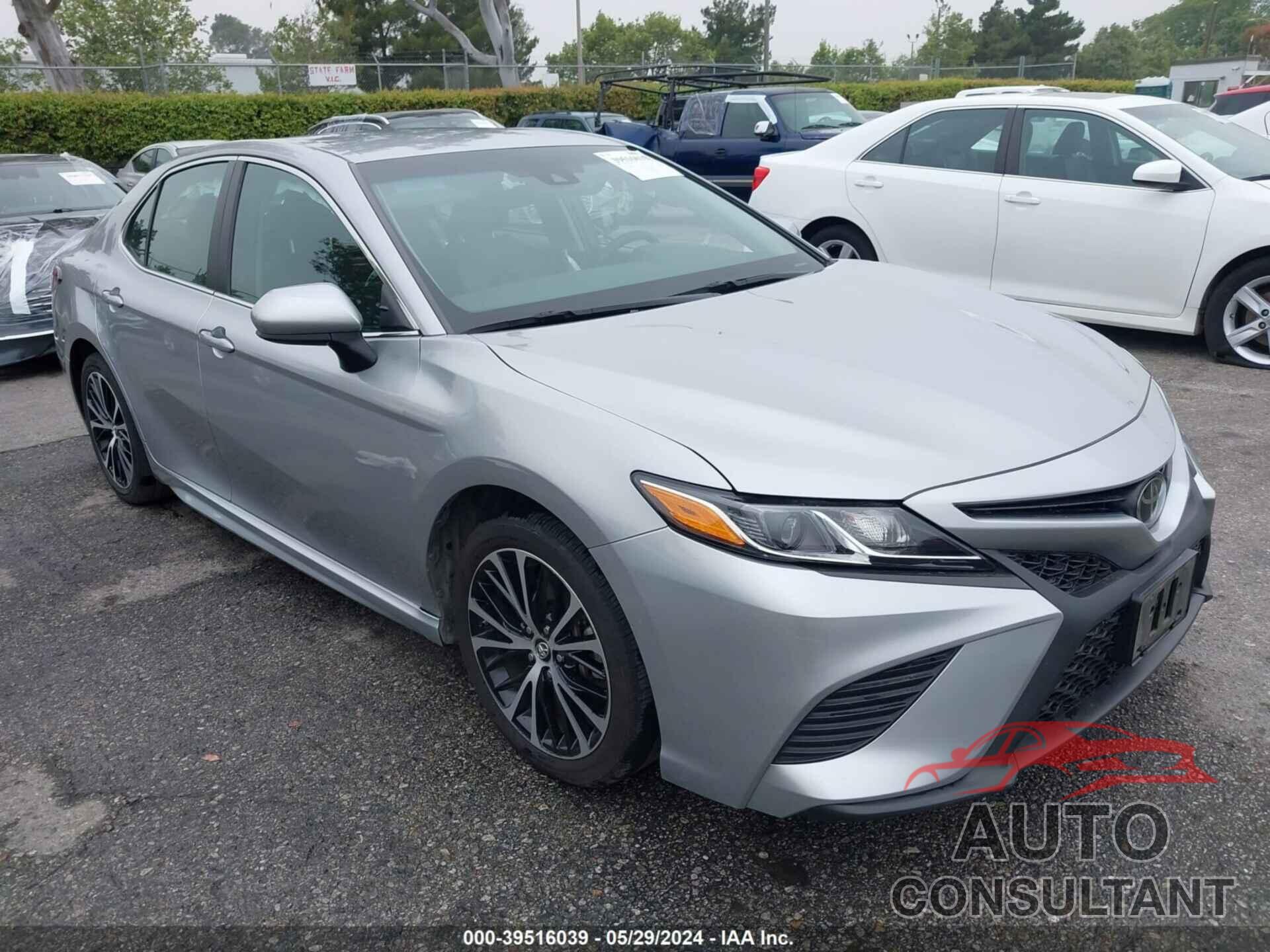 TOYOTA CAMRY 2018 - 4T1B11HK6JU610542