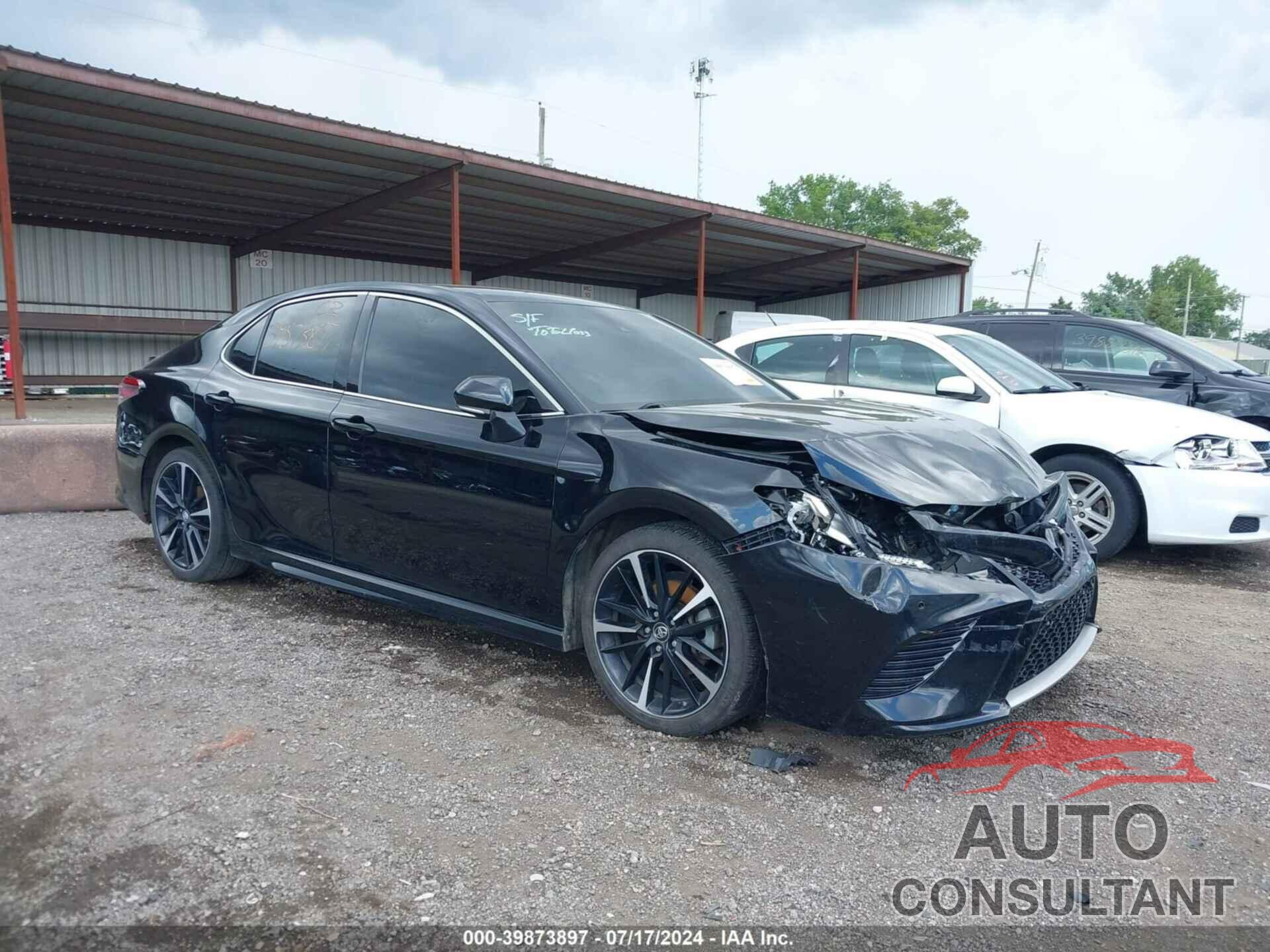 TOYOTA CAMRY 2018 - 4T1B61HK3JU519892