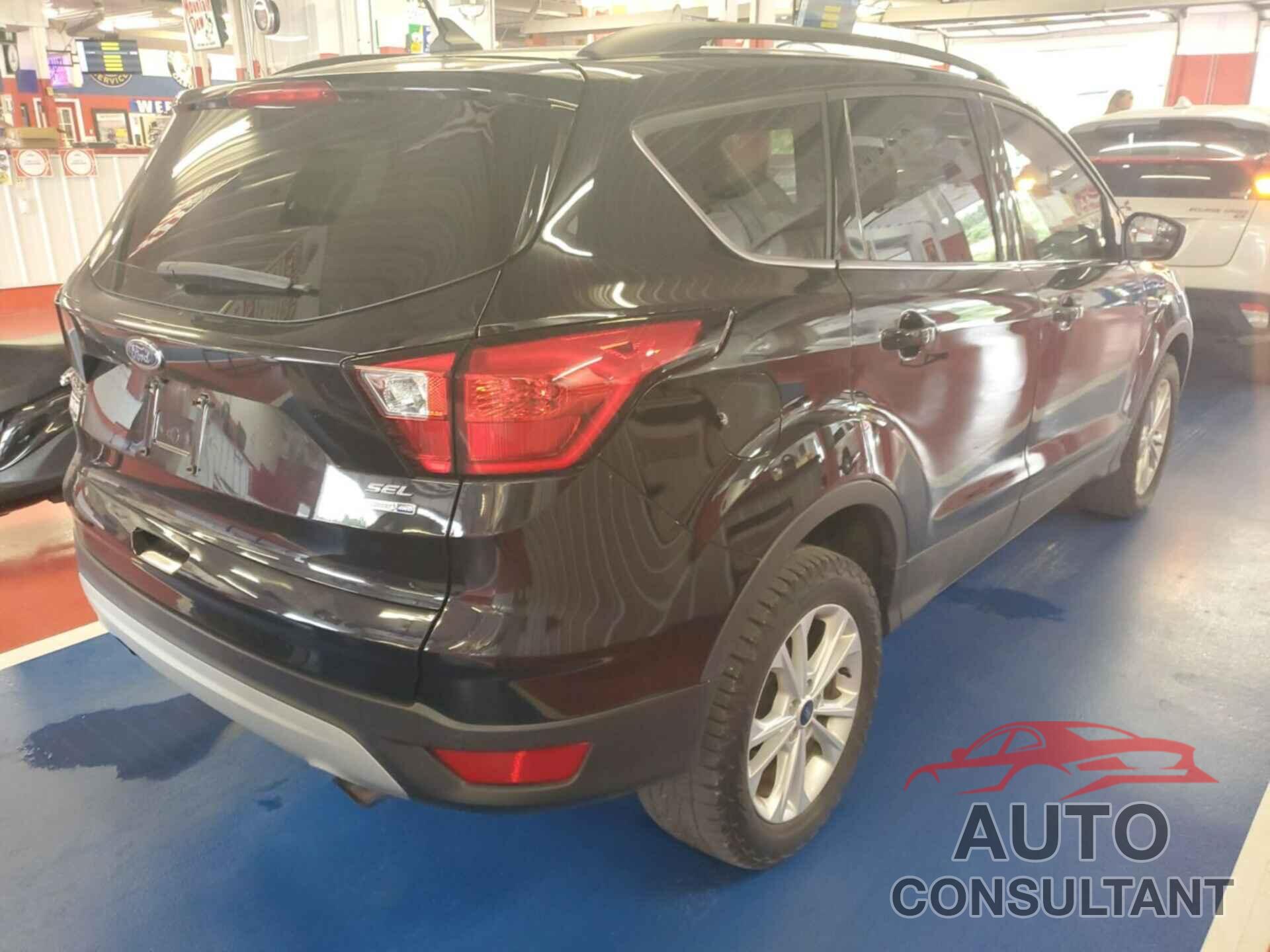 FORD ESCAPE 2019 - 1FMCU9HD1KUB11743