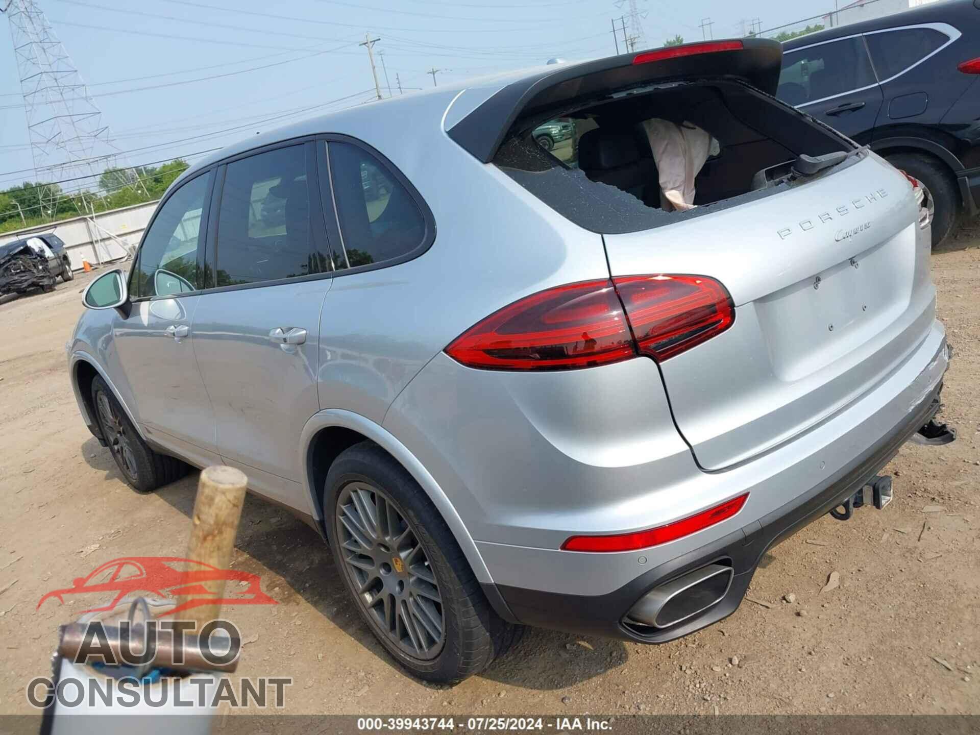 PORSCHE CAYENNE 2017 - WP1AA2A28HKA86914
