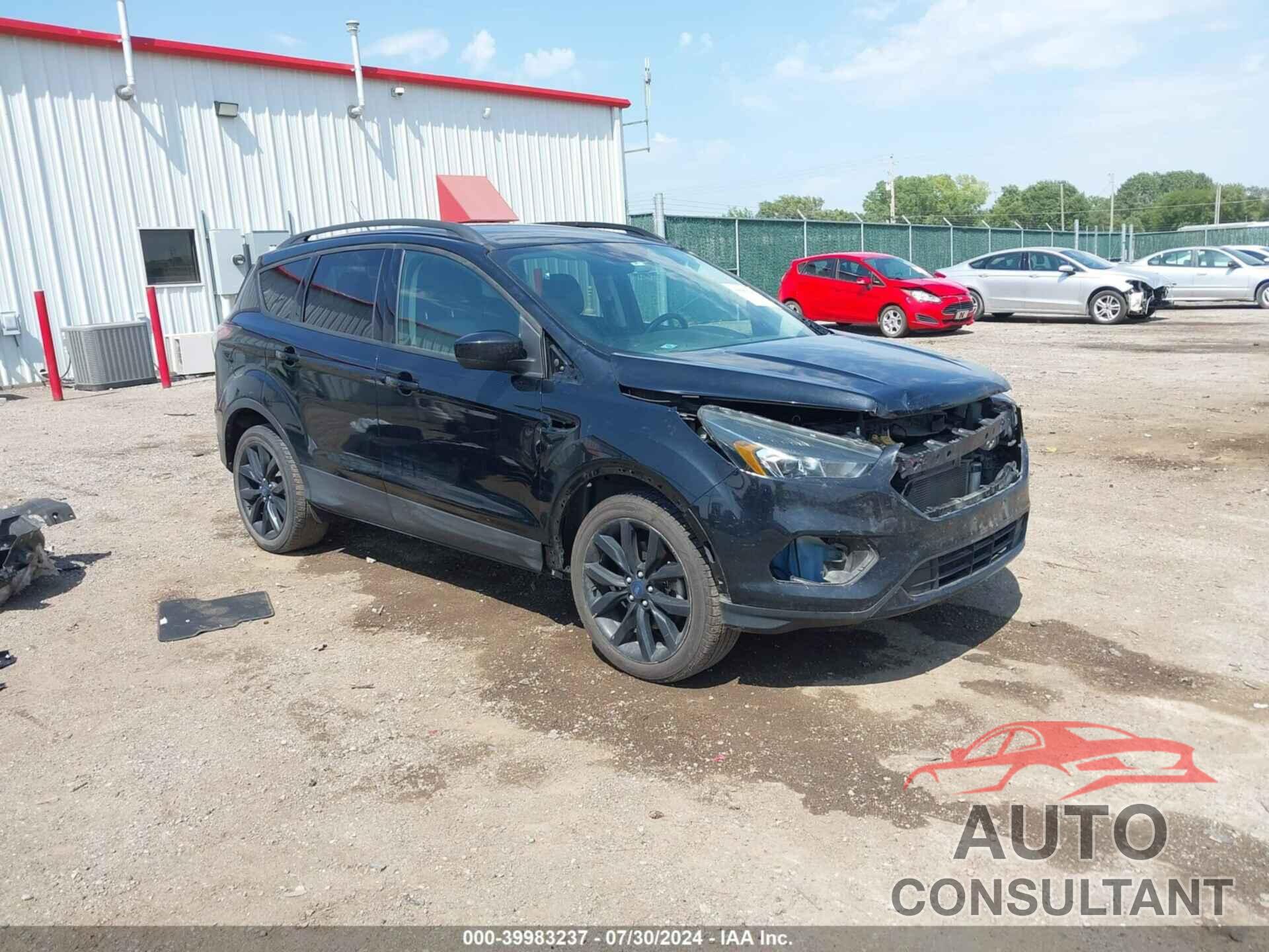 FORD ESCAPE 2017 - 1FMCU9GD4HUA93832