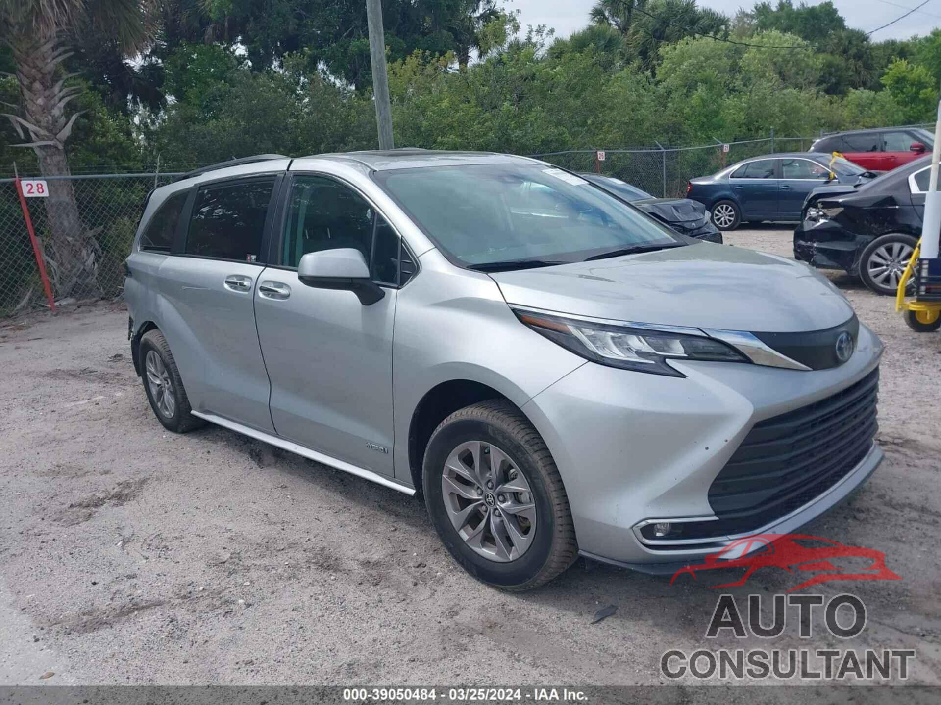 TOYOTA SIENNA 2021 - 5TDYRKEC1MS073792