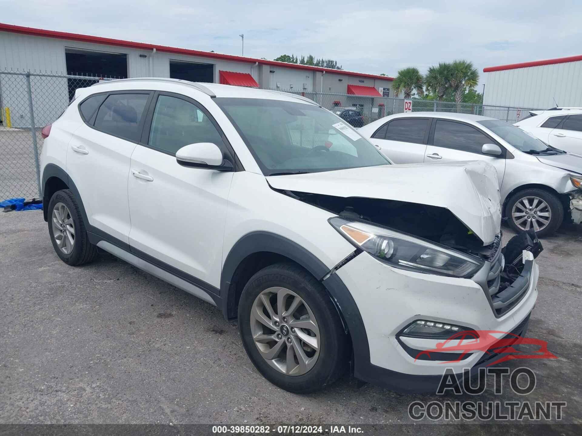 HYUNDAI TUCSON 2018 - KM8J33A48JU631812