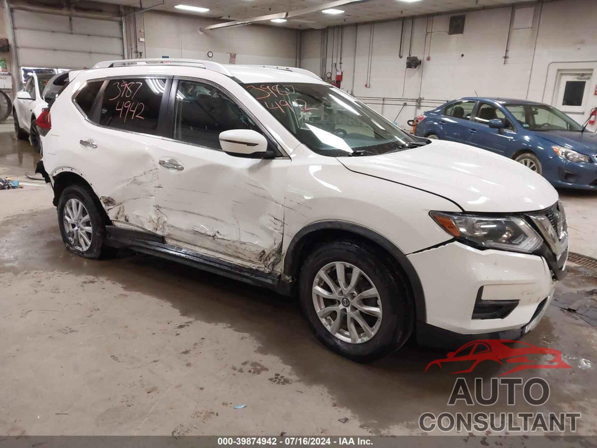 NISSAN ROGUE 2020 - KNMAT2MVXLP529500