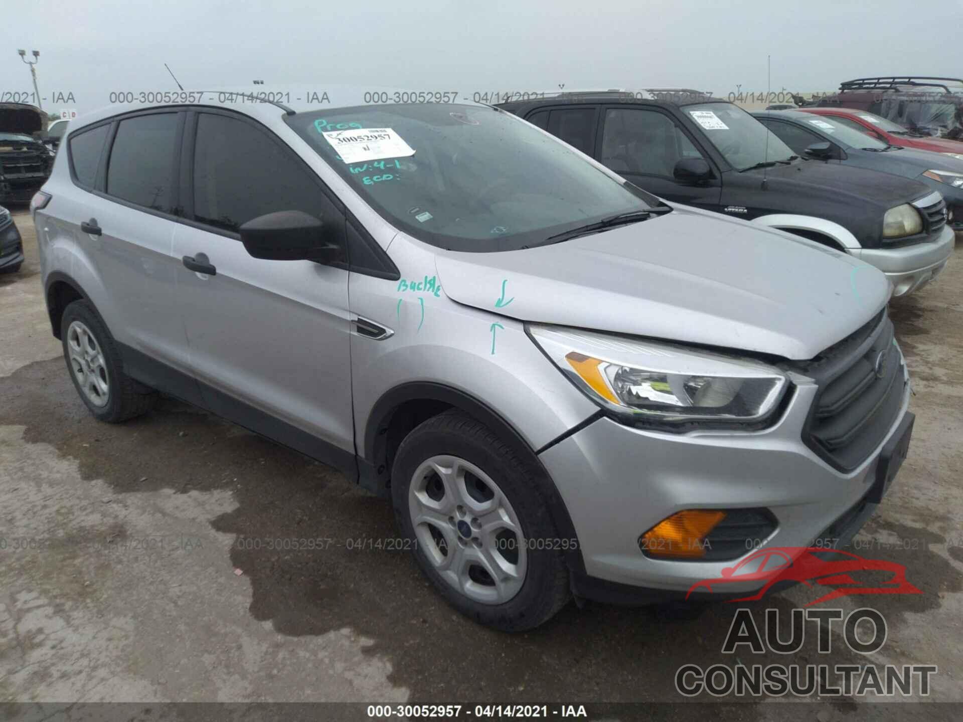 FORD ESCAPE 2017 - 1FMCU0F72HUB79230