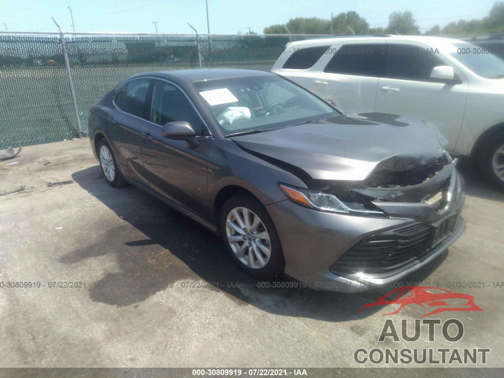 TOYOTA CAMRY 2018 - 4T1B11HK6JU520243