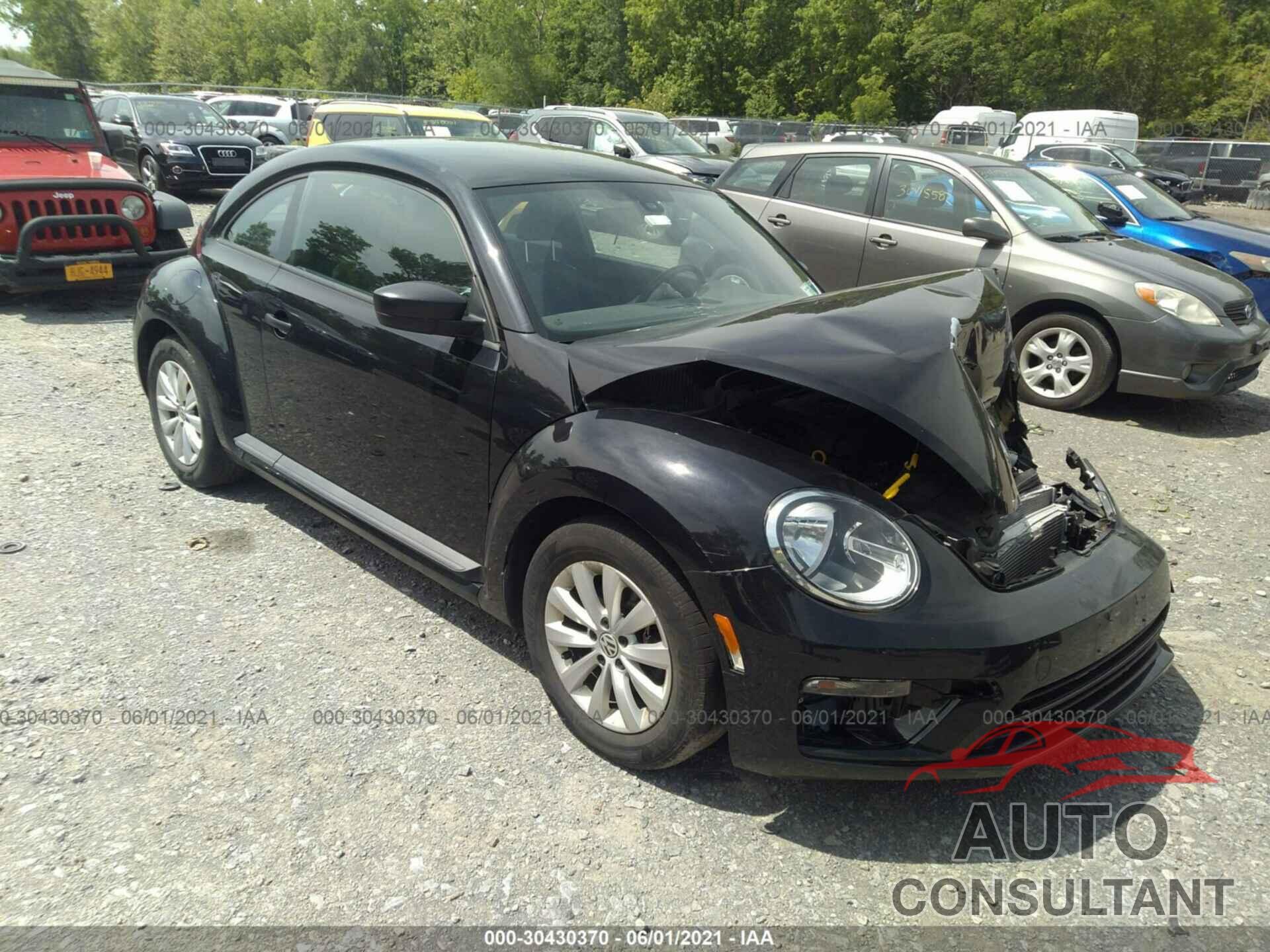 VOLKSWAGEN BEETLE 2017 - 3VWF17AT4HM614452