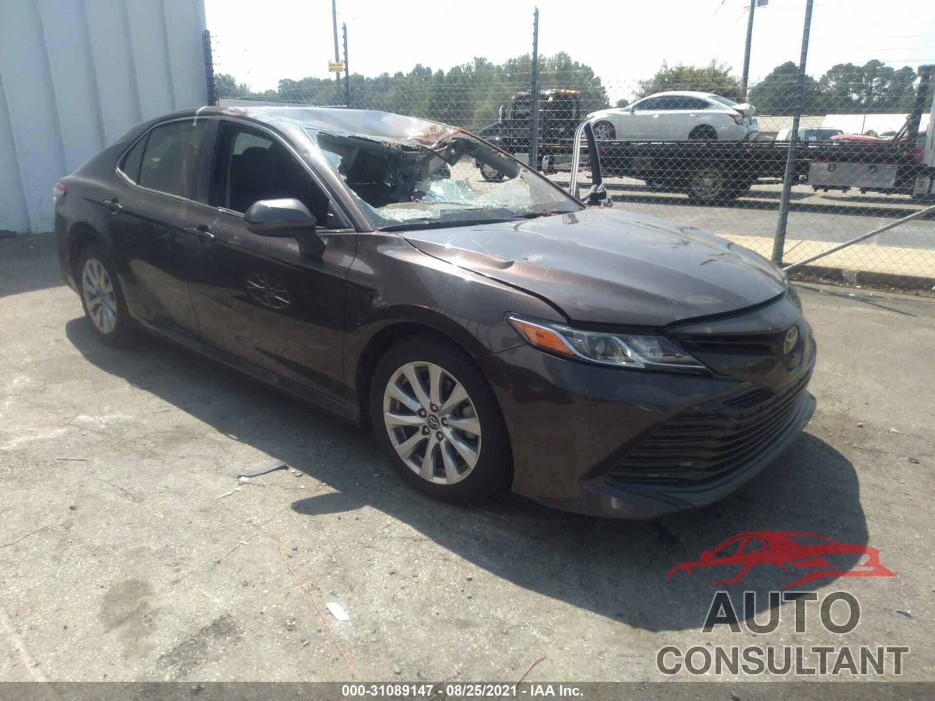 TOYOTA CAMRY 2018 - 4T1B11HK1JU507318