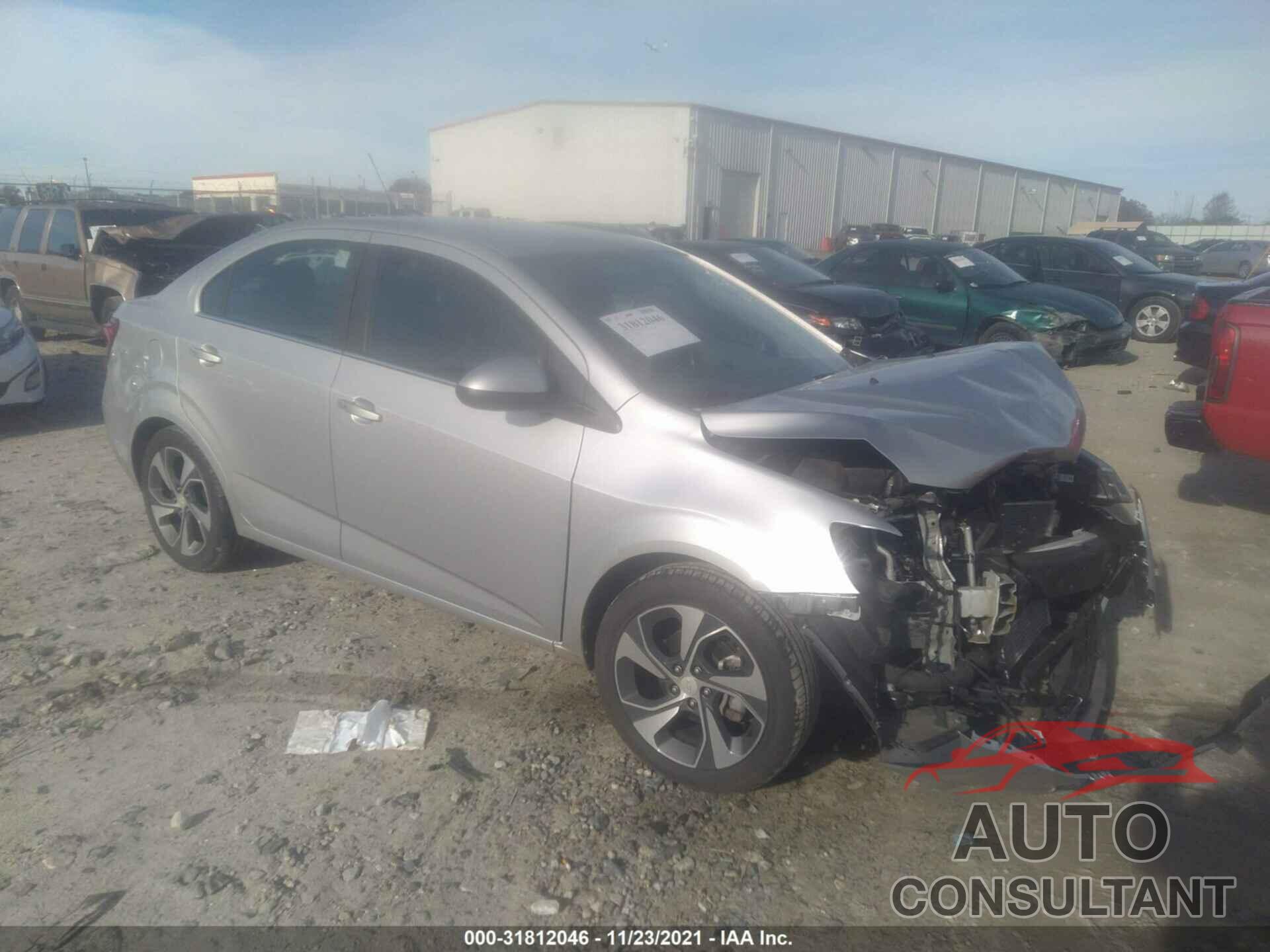 CHEVROLET SONIC 2018 - 1G1JF5SB1J4139023