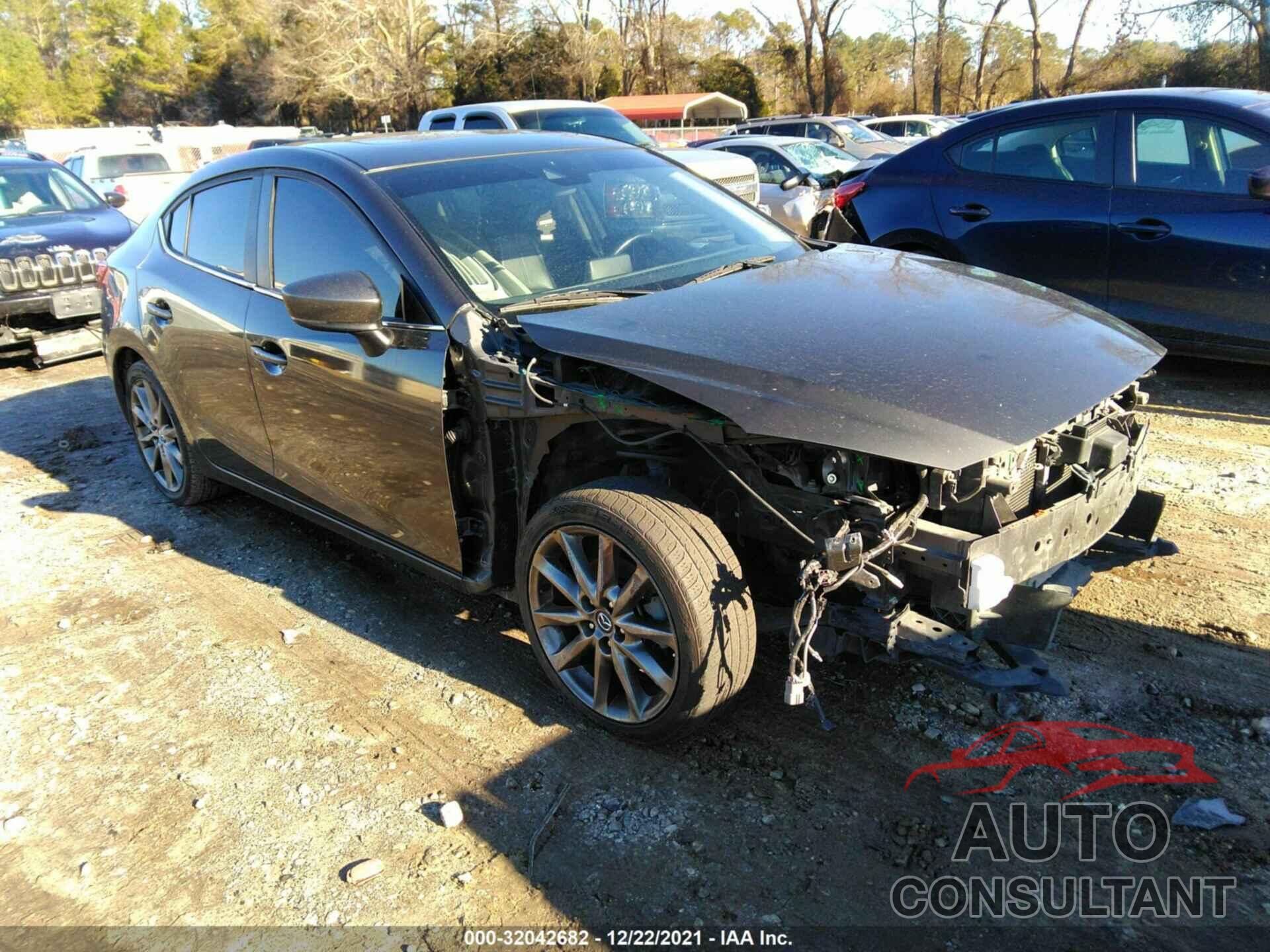 MAZDA MAZDA3 4-DOOR 2018 - 3MZBN1W36JM186771