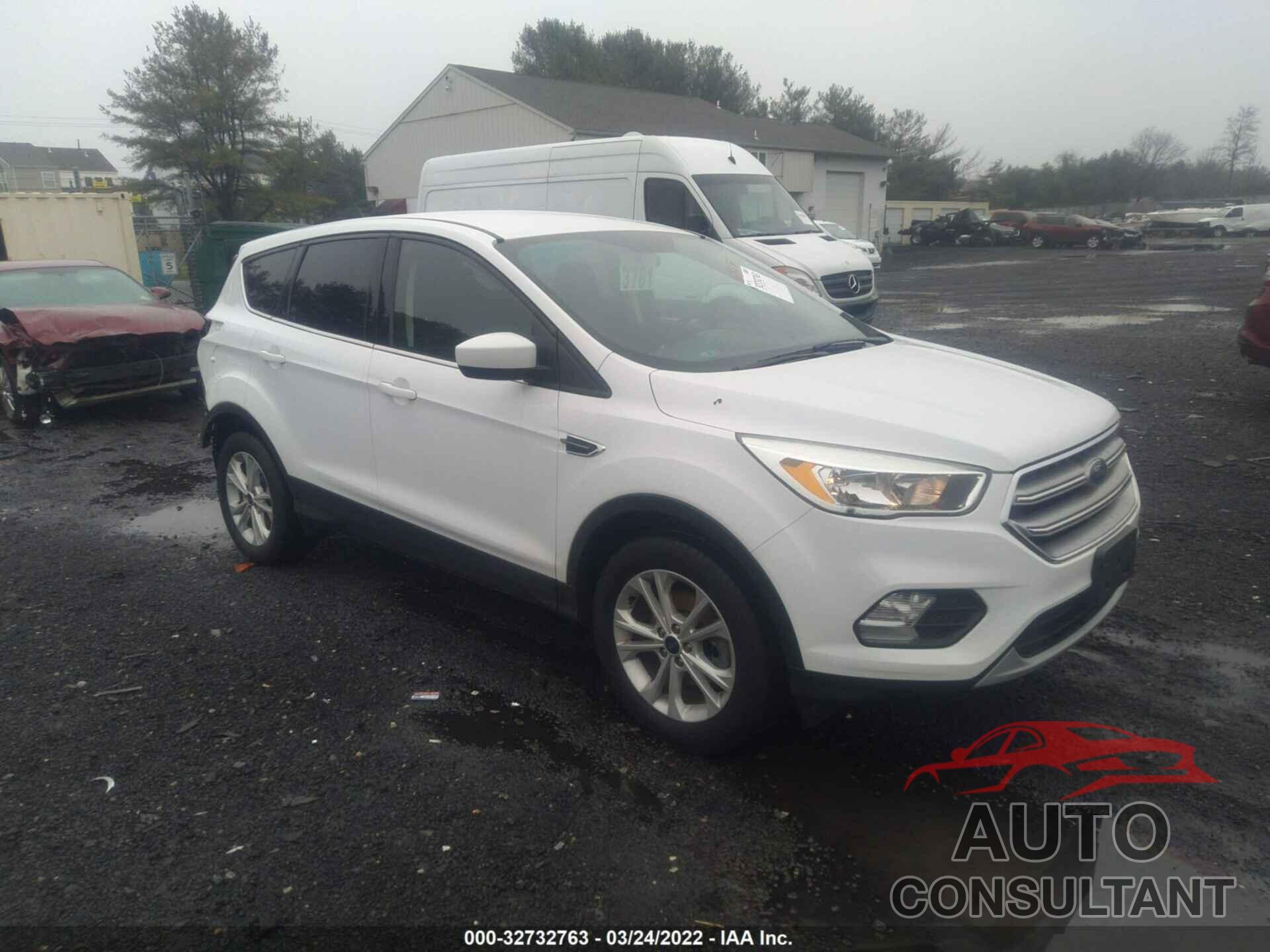 FORD ESCAPE 2017 - 1FMCU0GD3HUC71337