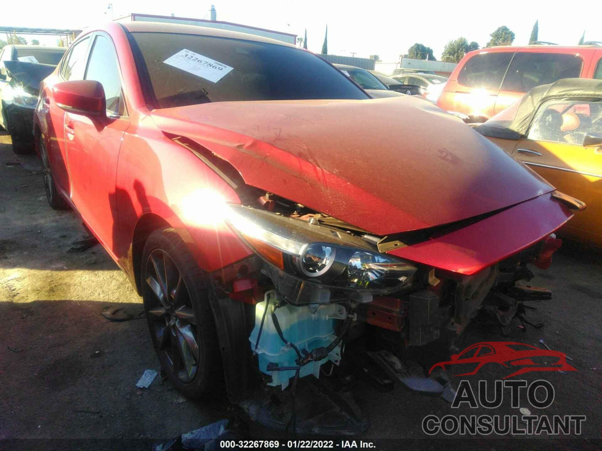 MAZDA MAZDA3 4-DOOR 2018 - 3MZBN1V37JM186716