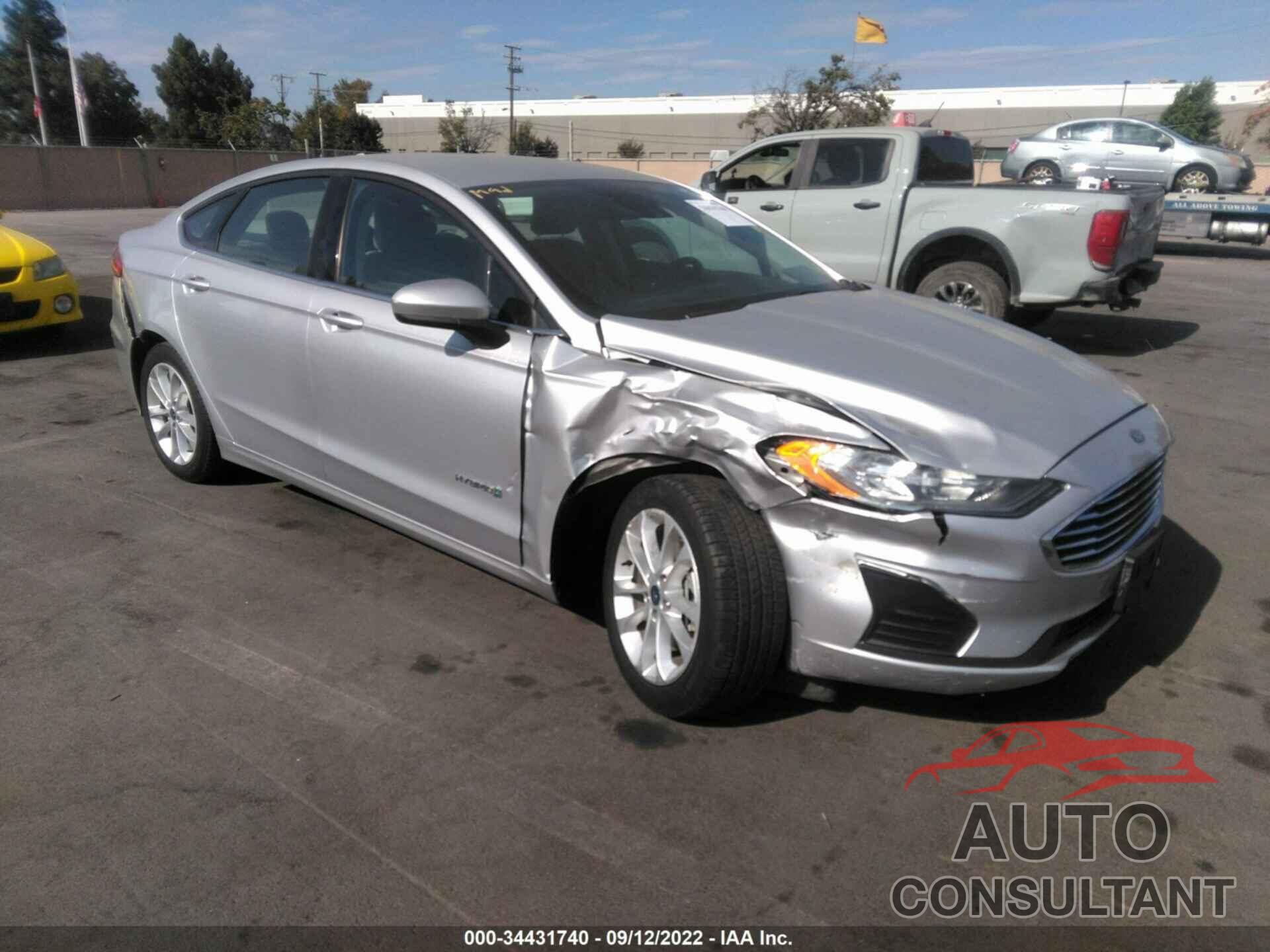 FORD FUSION HYBRID 2019 - 3FA6P0LU8KR183936