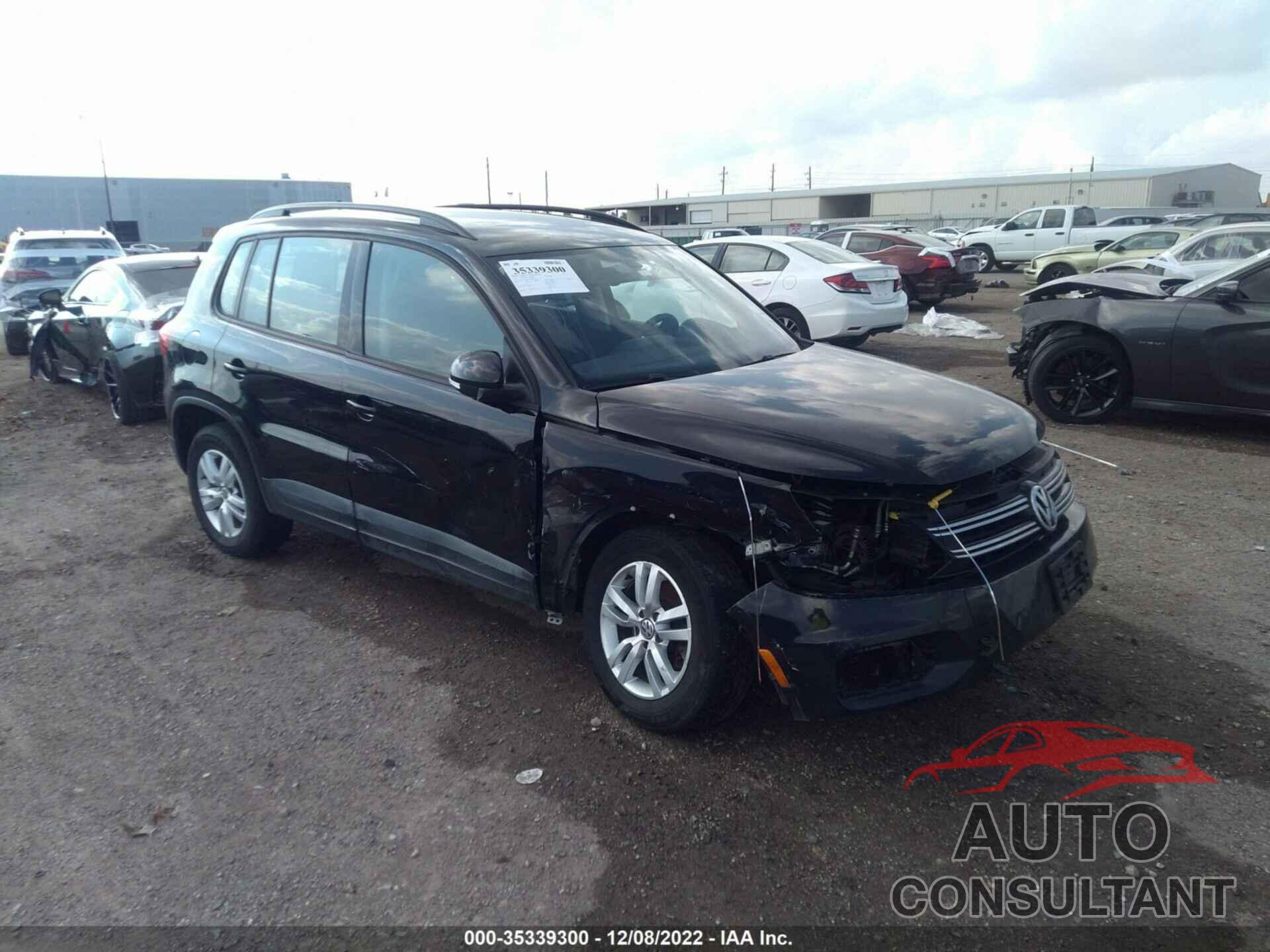 VOLKSWAGEN TIGUAN 2017 - WVGAV7AX7HK020638