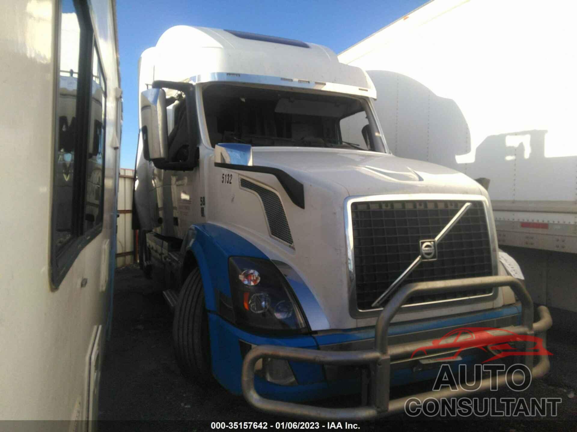 VOLVO VNL 2018 - 4V4NC9EH2JN995132