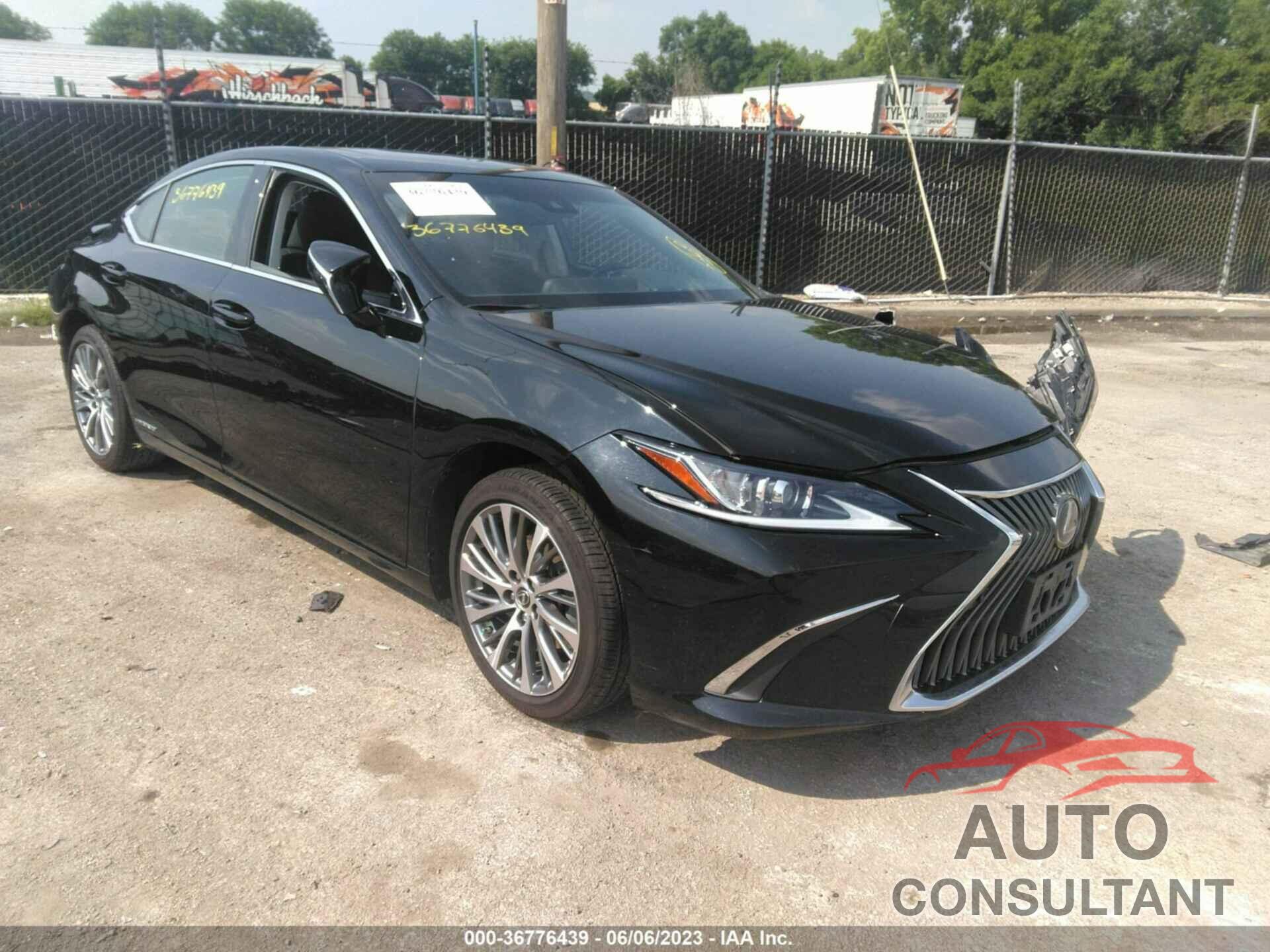 LEXUS ES 300H 2019 - JTHB21B13K2030064