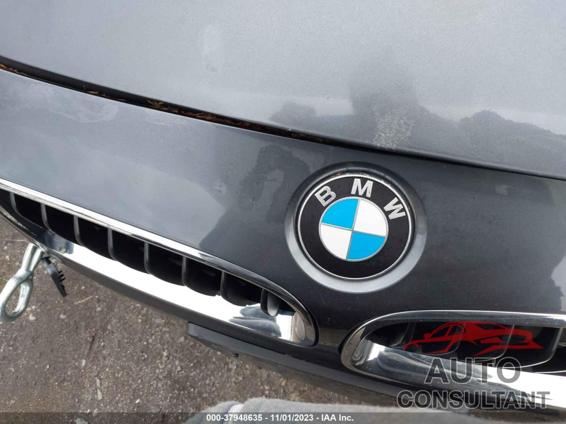 BMW 3 SERIES 2016 - WBA8E3G51GNT76045