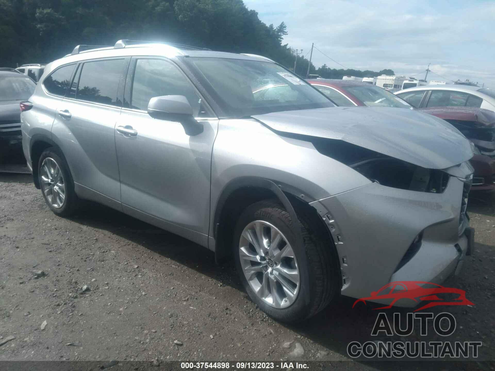 TOYOTA HIGHLANDER 2023 - 5TDKDRBH6PS018580