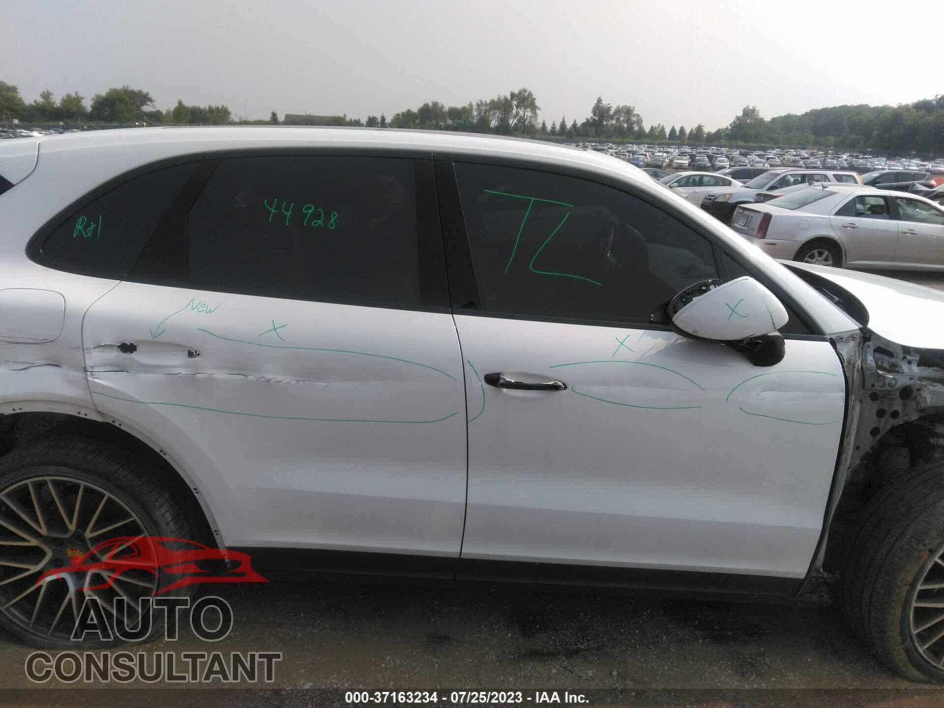 PORSCHE CAYENNE 2019 - WP1AA2AY4KDA06878