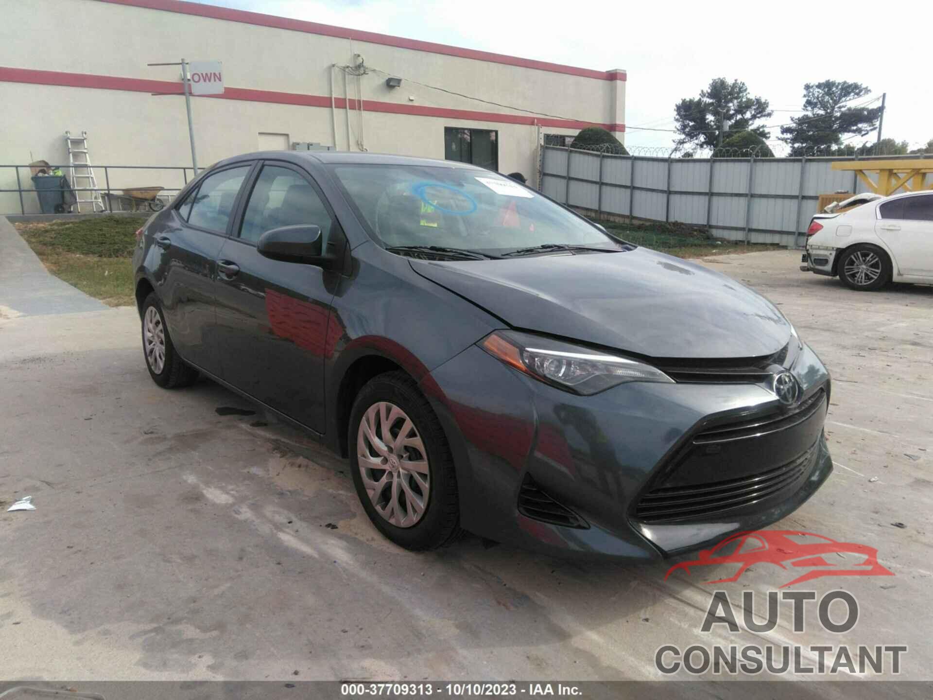 TOYOTA COROLLA 2018 - 2T1BURHE5JC010340