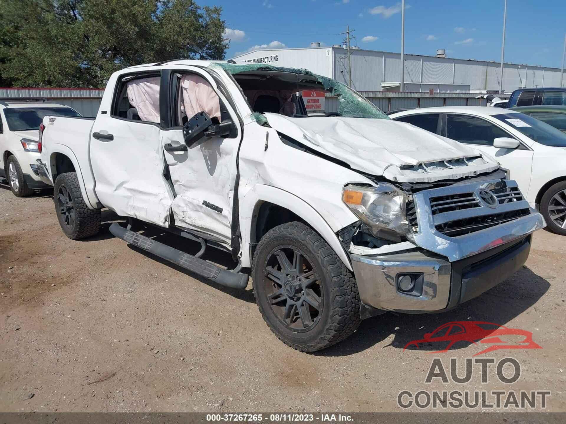 TOYOTA TUNDRA 2017 - 5TFEM5F18HX120185