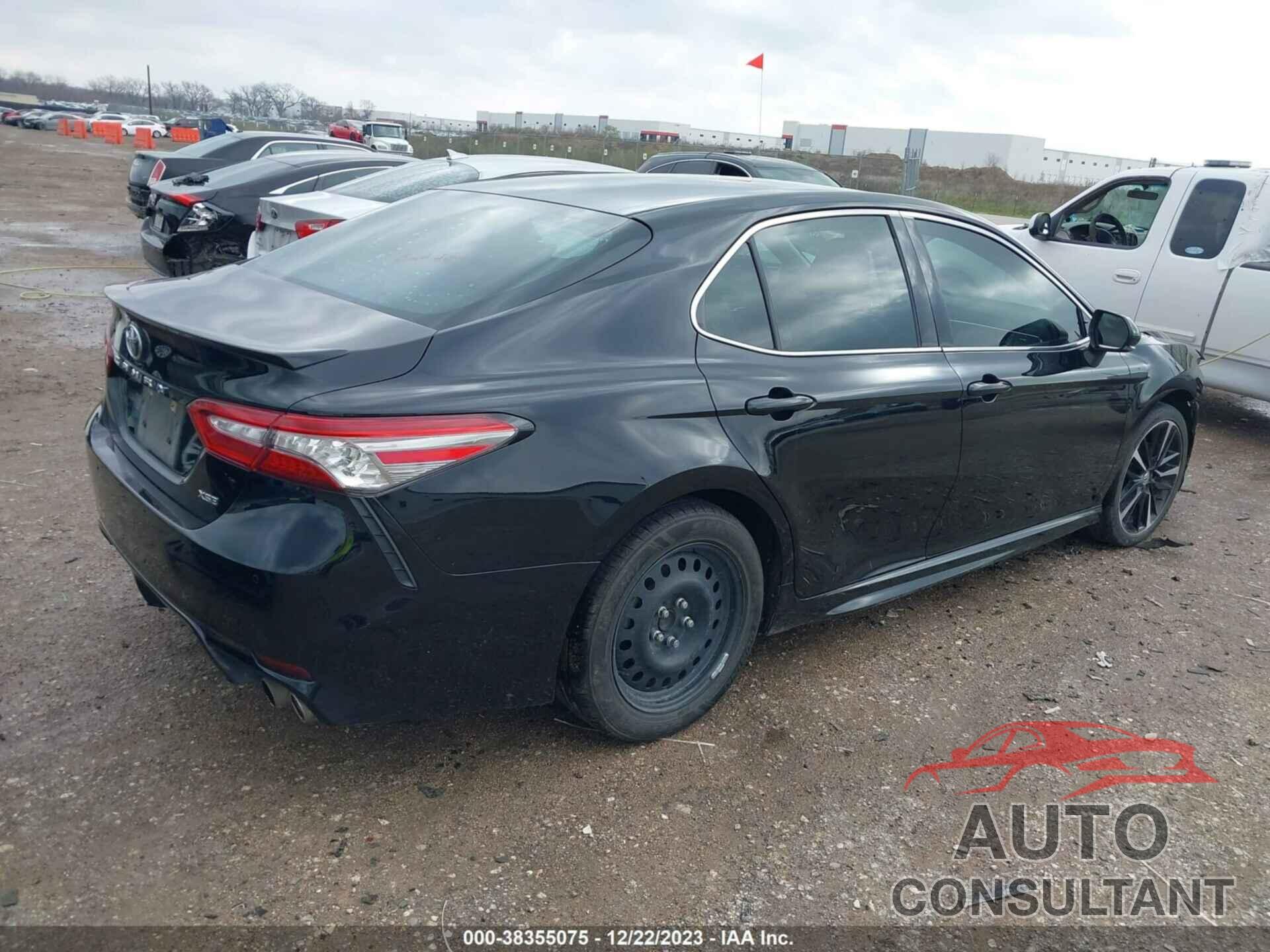 TOYOTA CAMRY 2018 - 4T1B61HK2JU043246