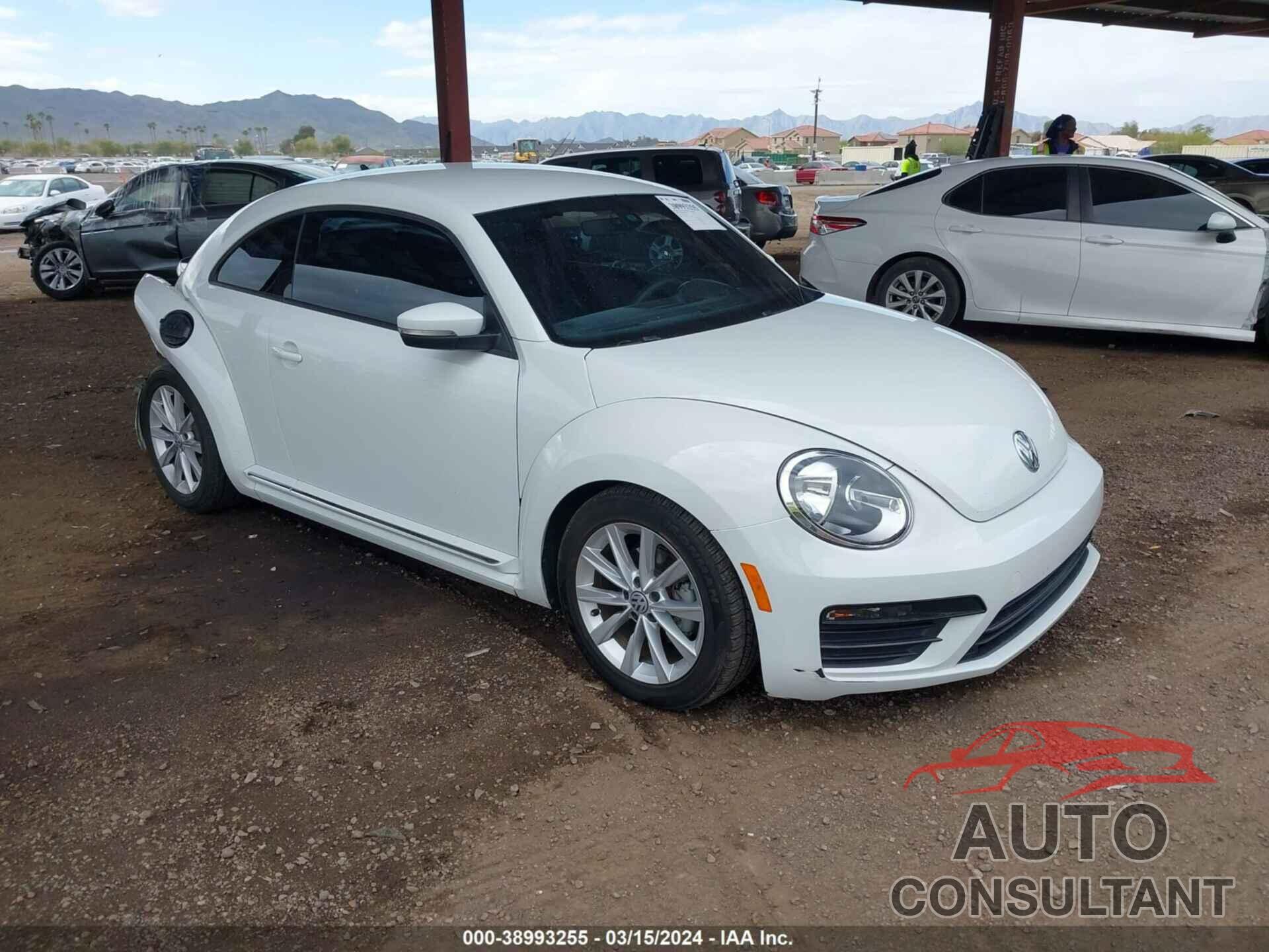 VOLKSWAGEN BEETLE 2018 - 3VWFD7AT1JM701898